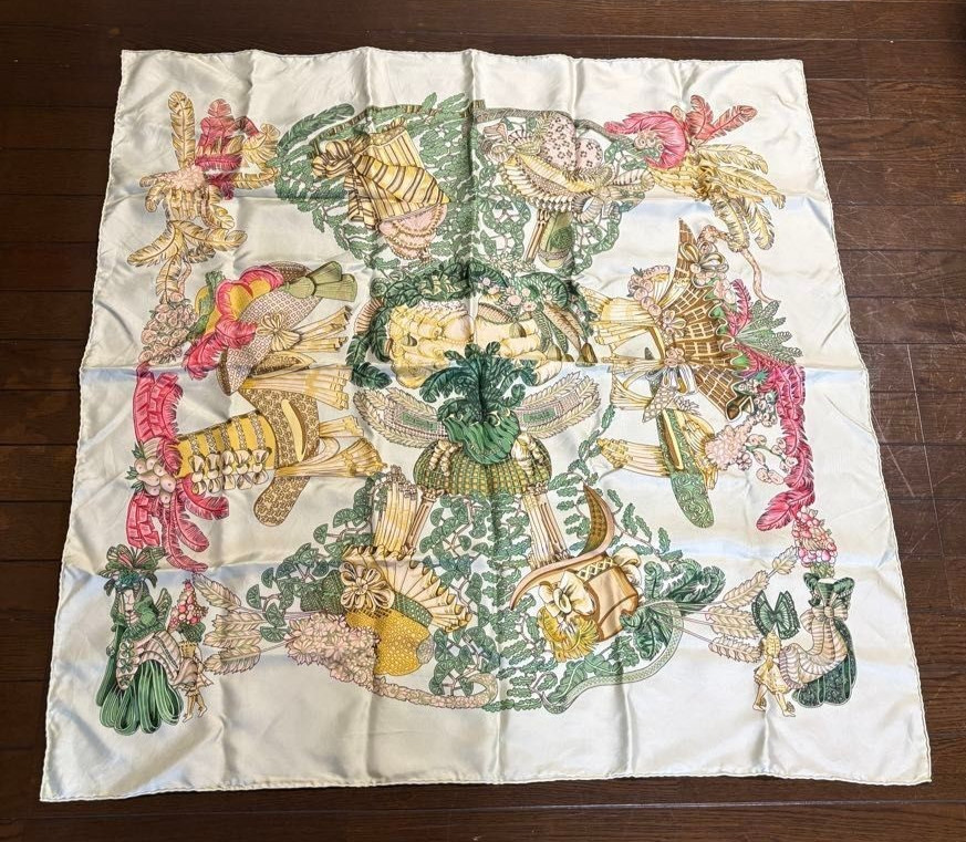 HERMES Chapeau Carre 90 cm 35in Silk Scarf Light Green Multicolor Vintage Rare
