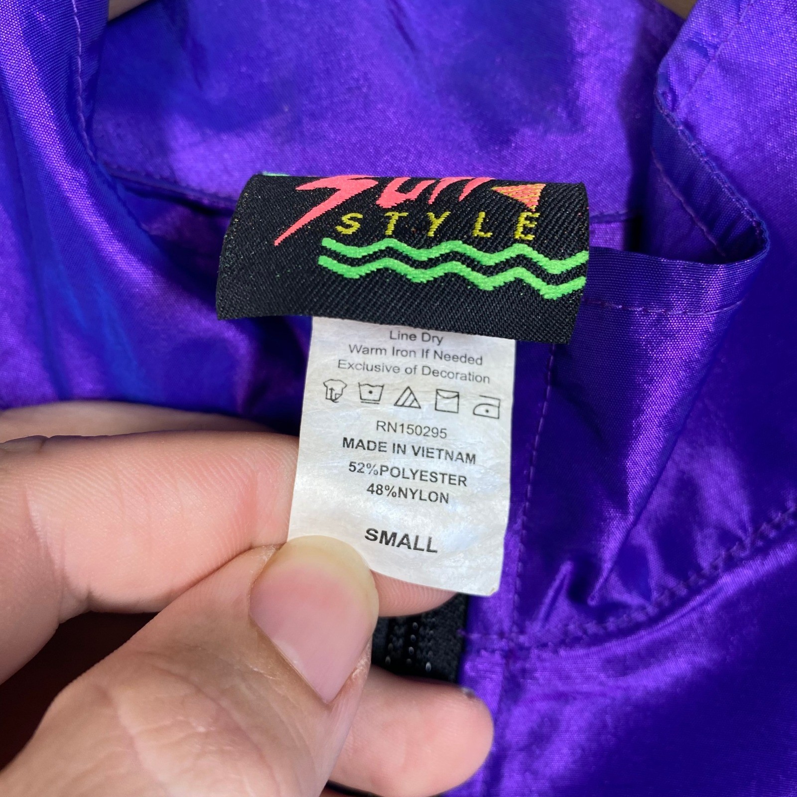 Surf Style Interplanetary Body Gear Purple Iridescent Windbreaker Small 90s