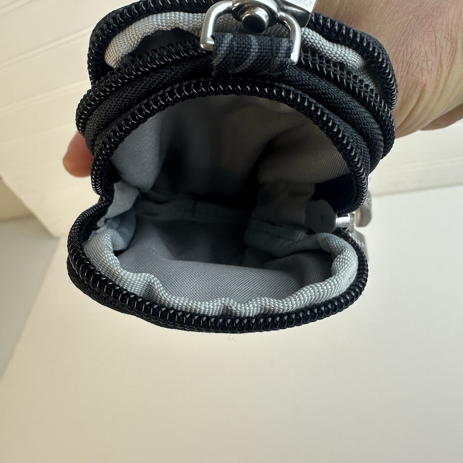 Baggallini On The Go Mini Pouch Black Midnight Blossom Zip Lobster Clasp RFID
