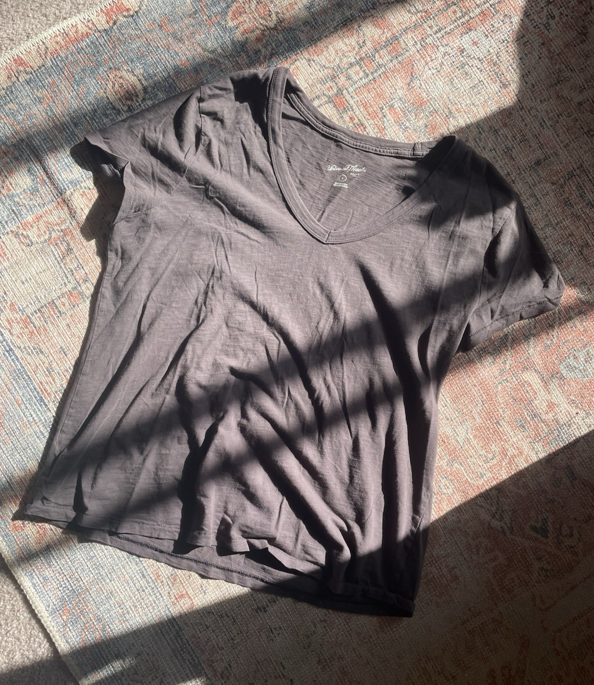 Universal Thread Cotton Knit V-Neck Short Sleeve Solid Gray T-Shirt L Regular