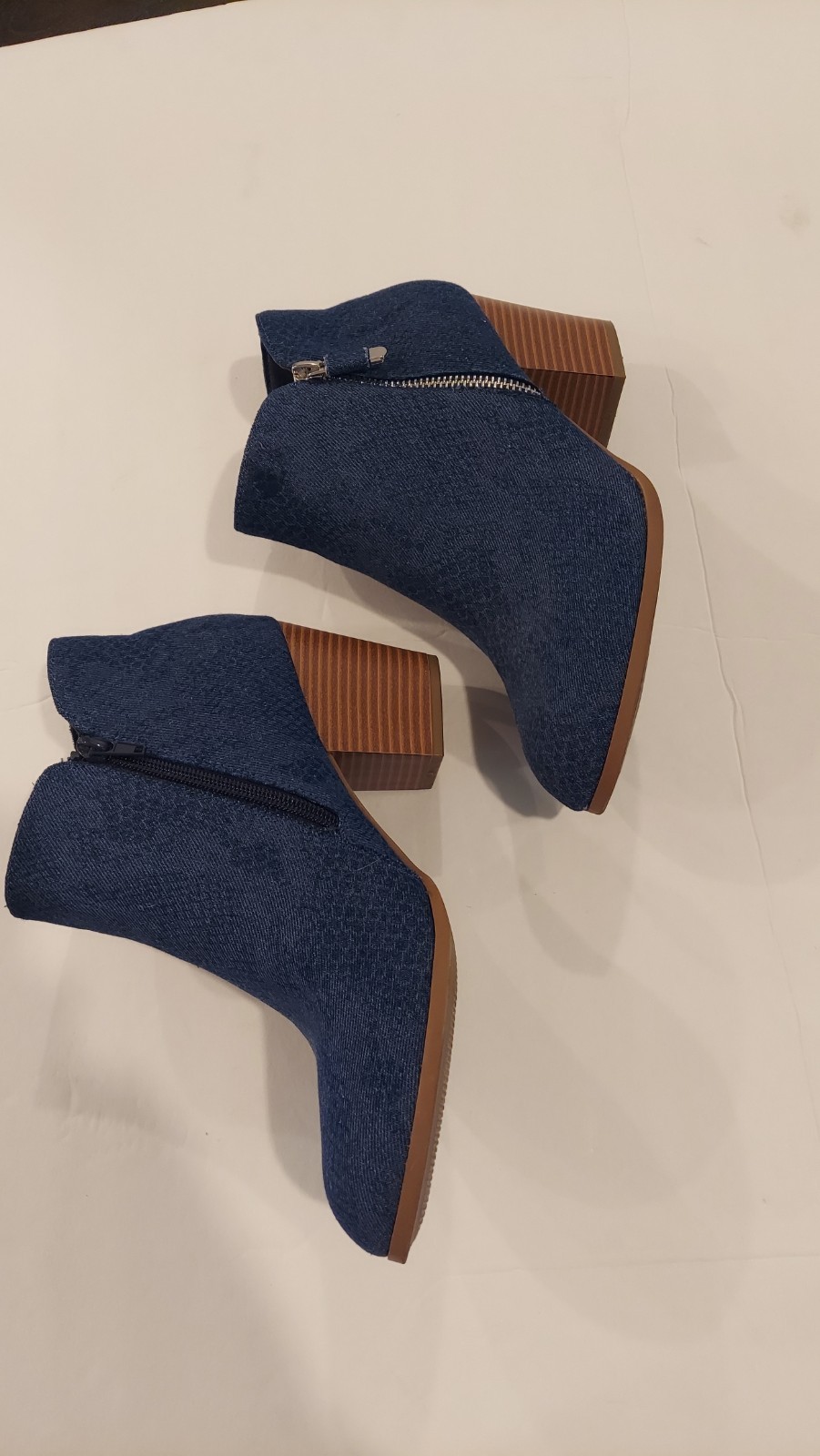 Women’s STYLR & CO Ankle Boots 8W Navy Blue Faux Suede Side Zip Block Heel.
