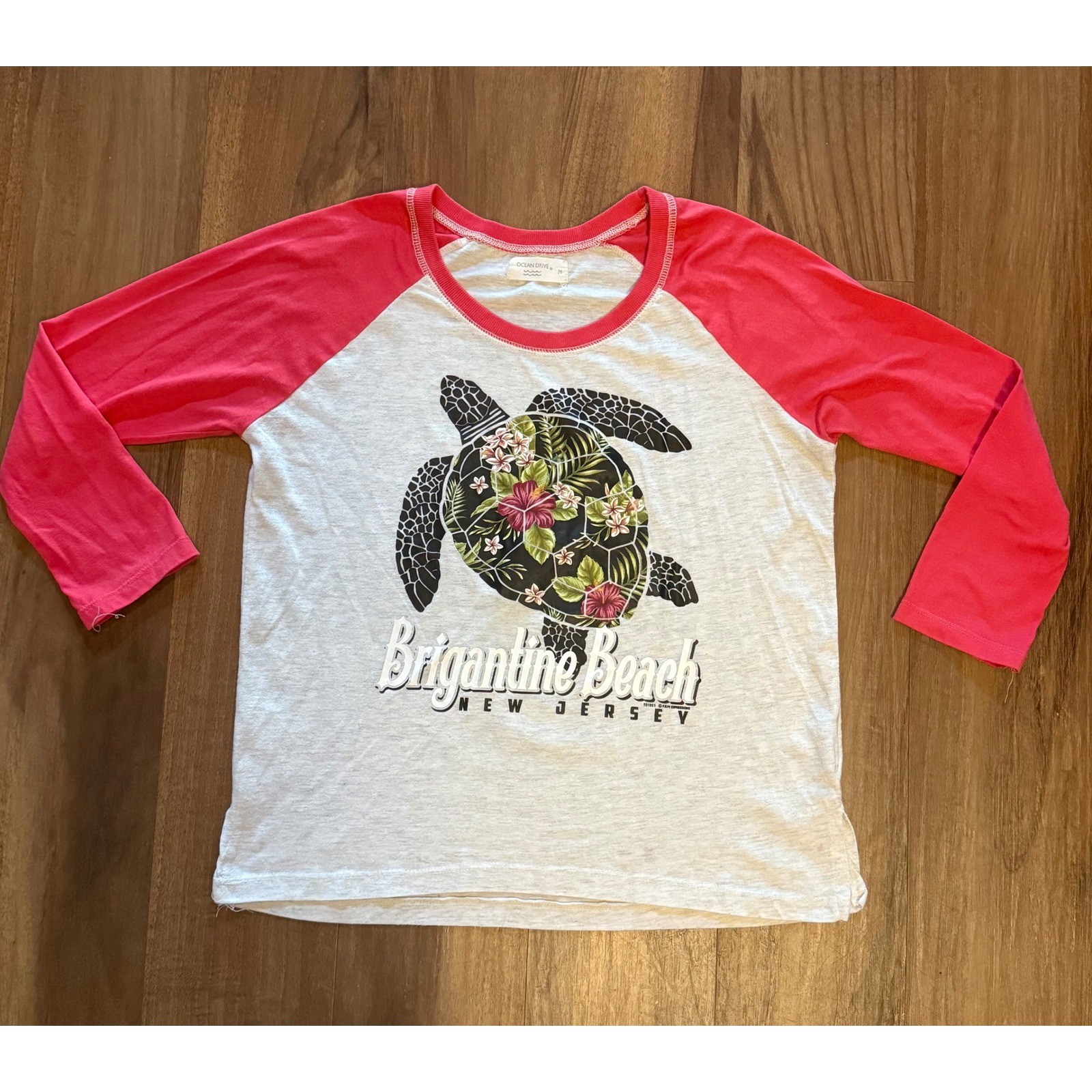 Brigantine Beach NJ Turtle Graphic Raglan Tee Womens Tropical 3/4 Sleeve Shirt M