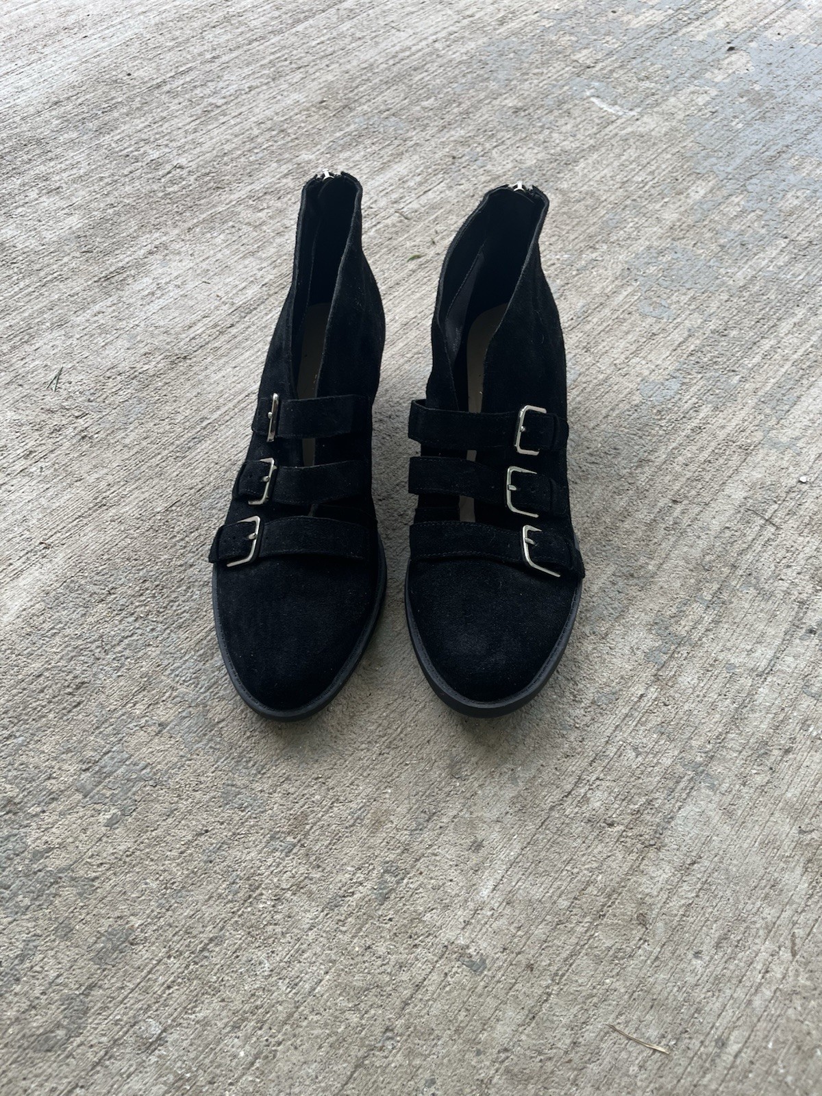 Modern Nine West Black Suede Triple Buckle Ankle Boots Back Zip Size 8