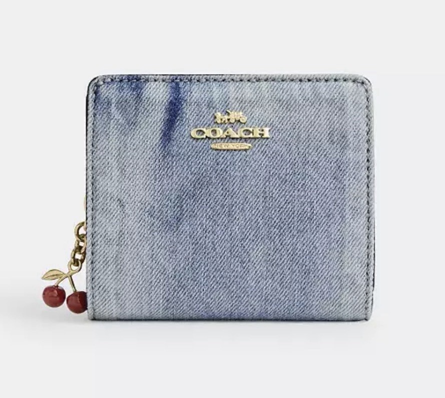 🍒 COACH Snap Wallet In Loved Denim With CHERRIES Charm CEC35 Gold/Light Indigo