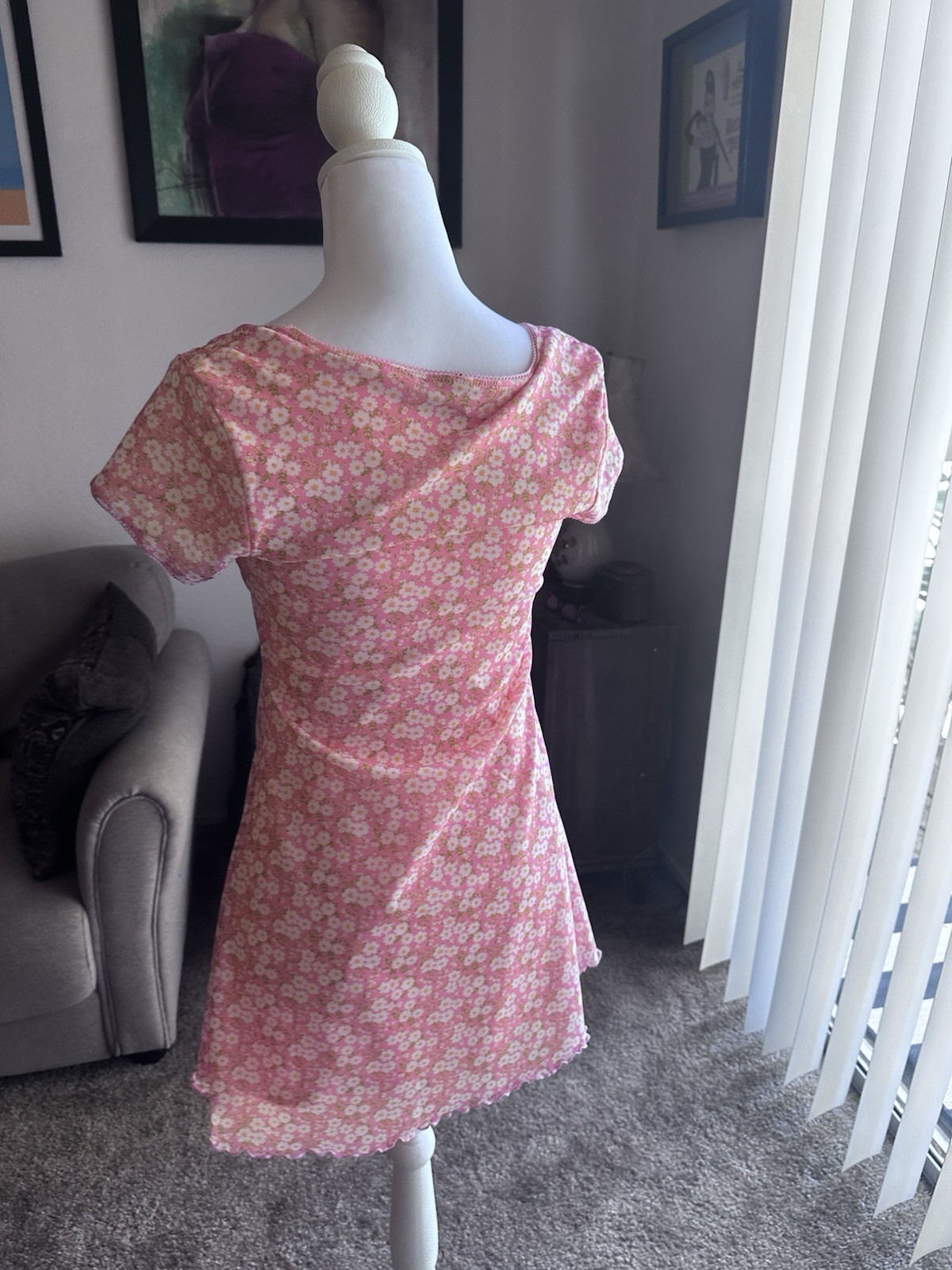 Forever 21 Women’s Light Pink Size Small Floral Short Sleeve Dress