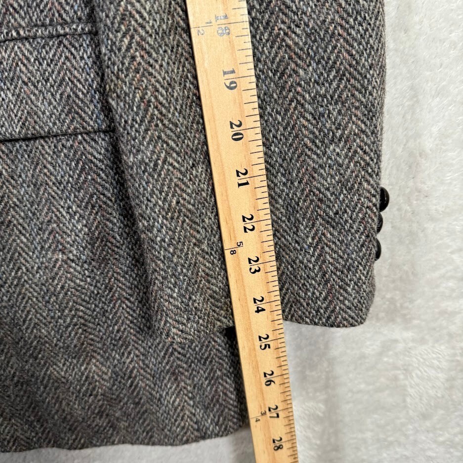 VINTAGE Harris Tweed Men 42R Sport Coat Thick Grey Herringbone Scottish Wool USA
