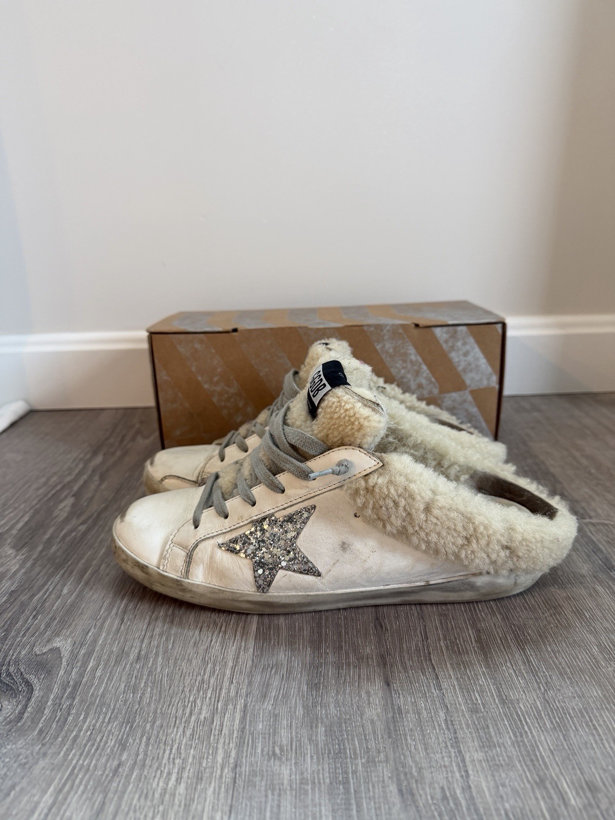 Golden Goose Superstar Low Top Shearling Lined Lace-Up Sneakers White/Silver