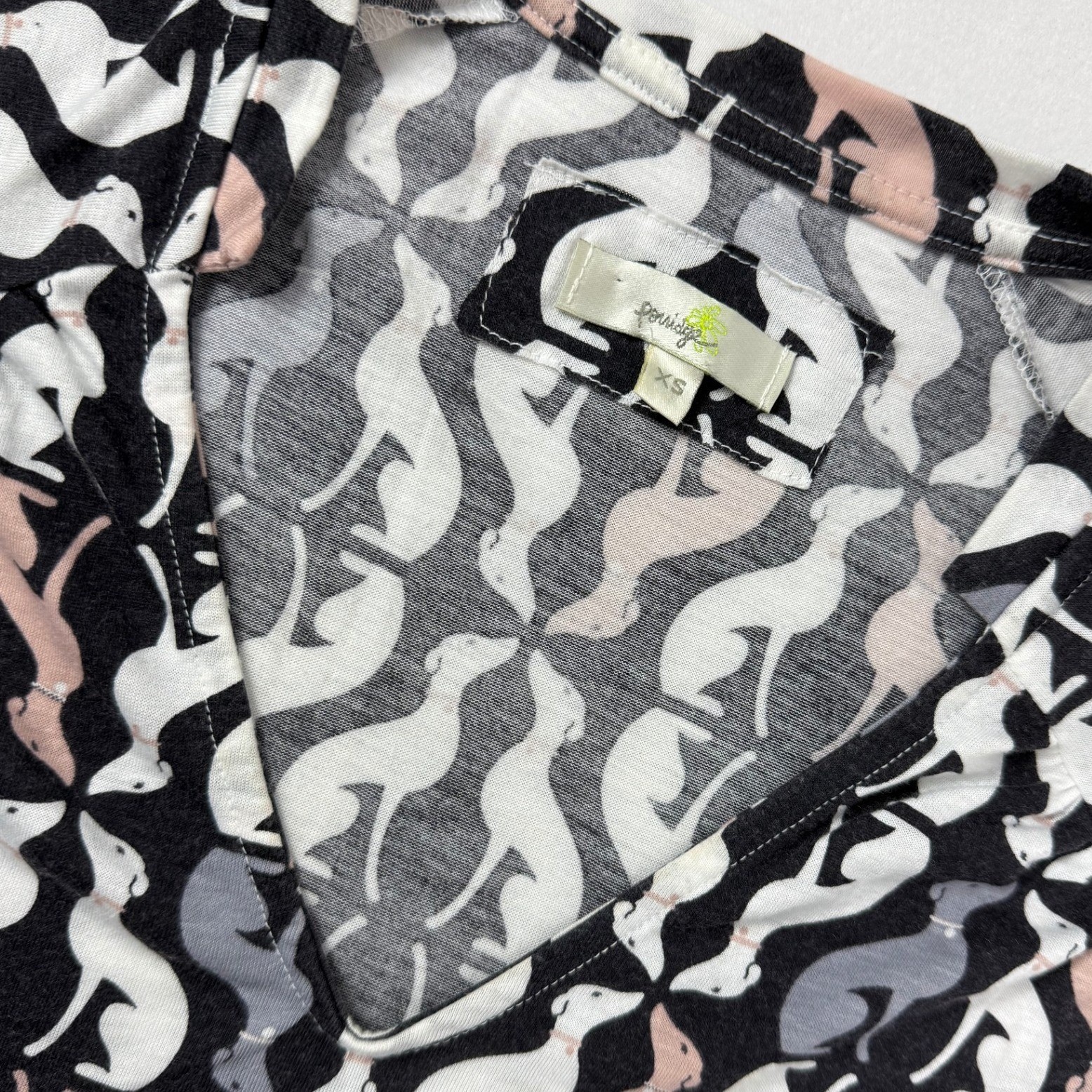 Porridge Women’s XS Top Short Sleeve V Neck All Over Dog Print