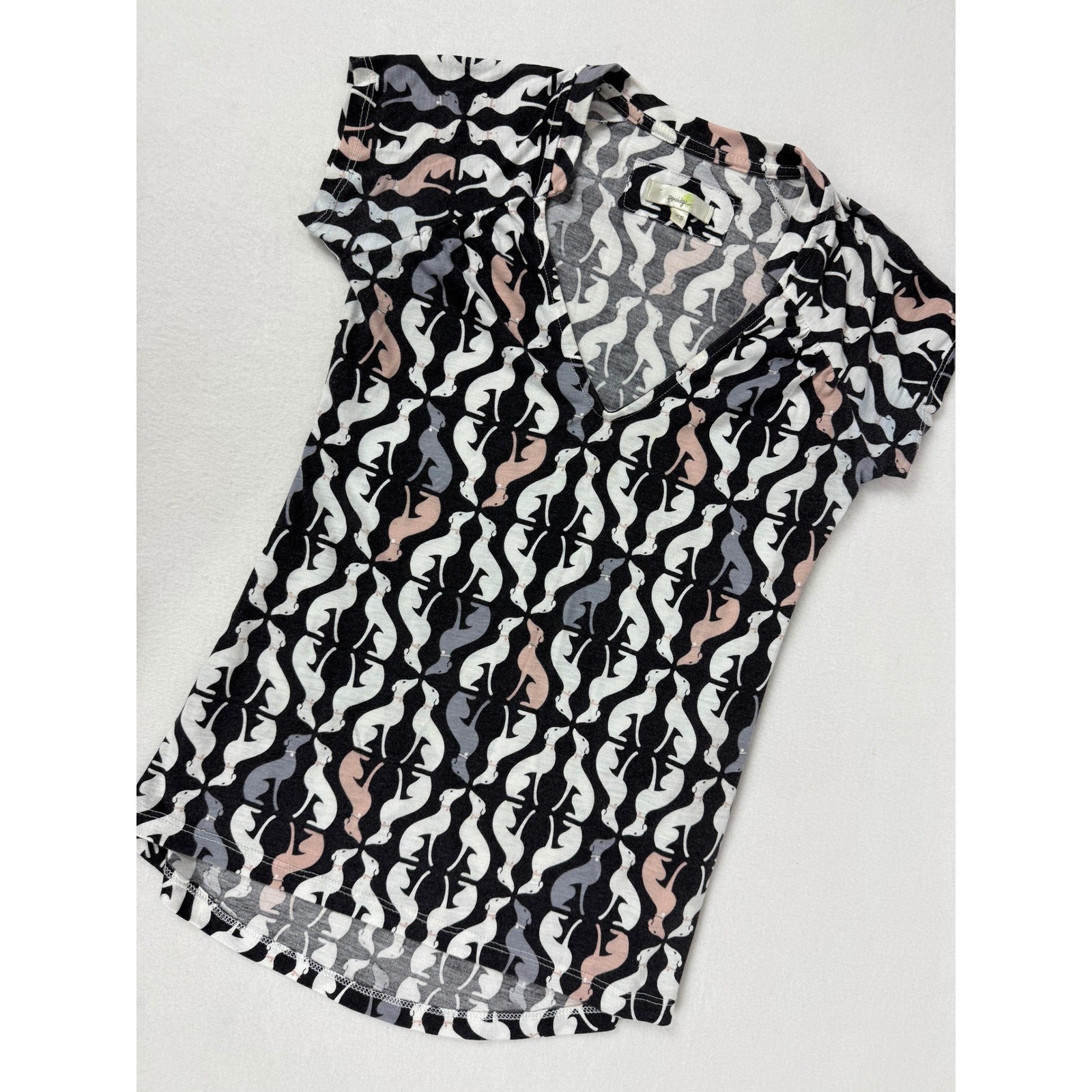 Porridge Women’s XS Top Short Sleeve V Neck All Over Dog Print