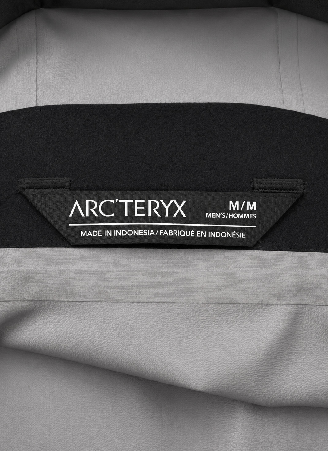Arc’teryx Gore-Tex Shell Rain Jacket Men’s Medium Black Long Waterproof Hooded
