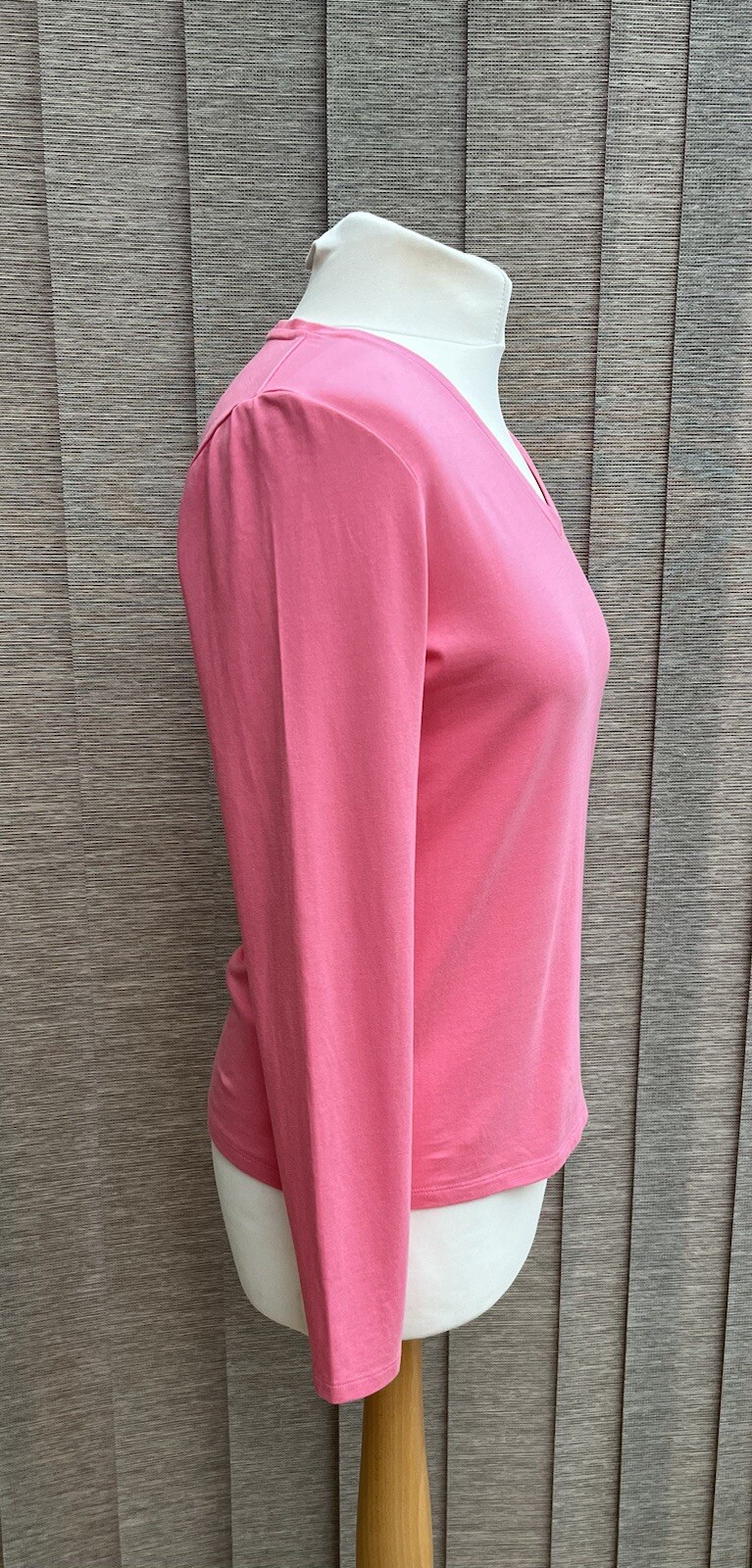 Kettlewell Silky Jersey V Neck Top Size M 222 Flamingo Pink ? Sp Au