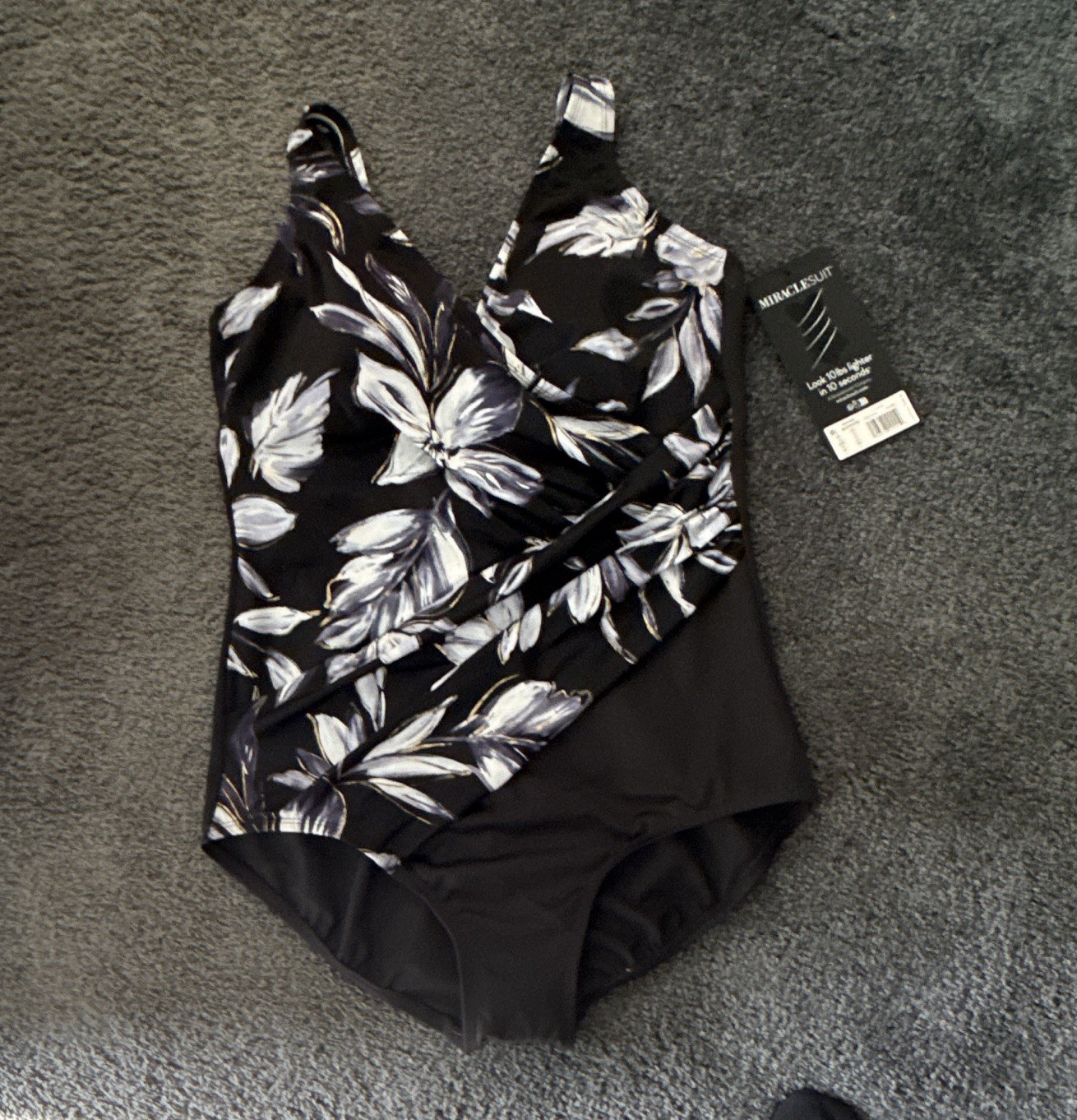 Miraclesuit Slimming Ruched One-Piece Floral Black/White/Gray D Cup Size 12