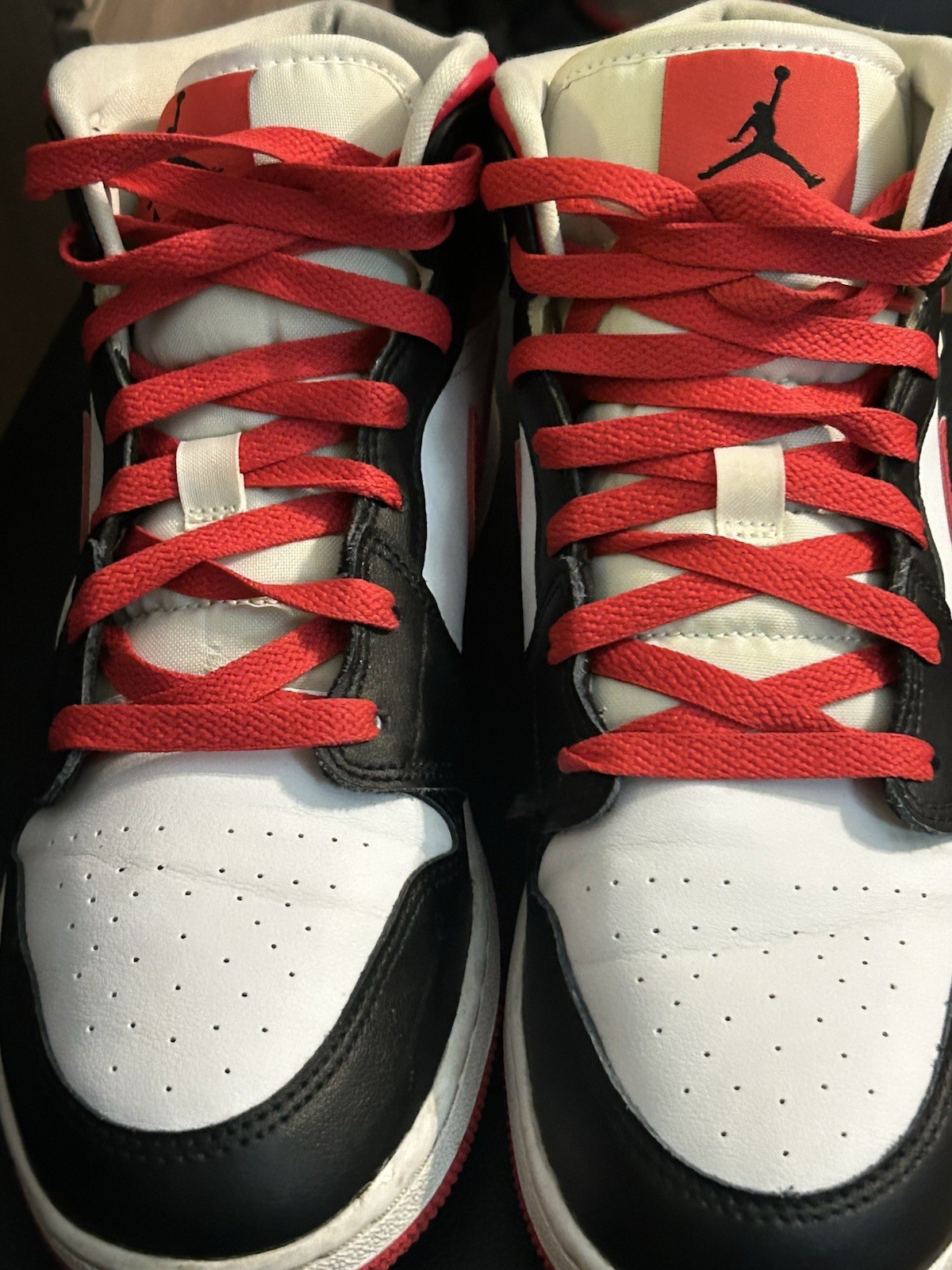 Nike Air Jordan 1 Mid Gym Red Black Toe Very Berry 554725-016 GS 7Y 8.5 W