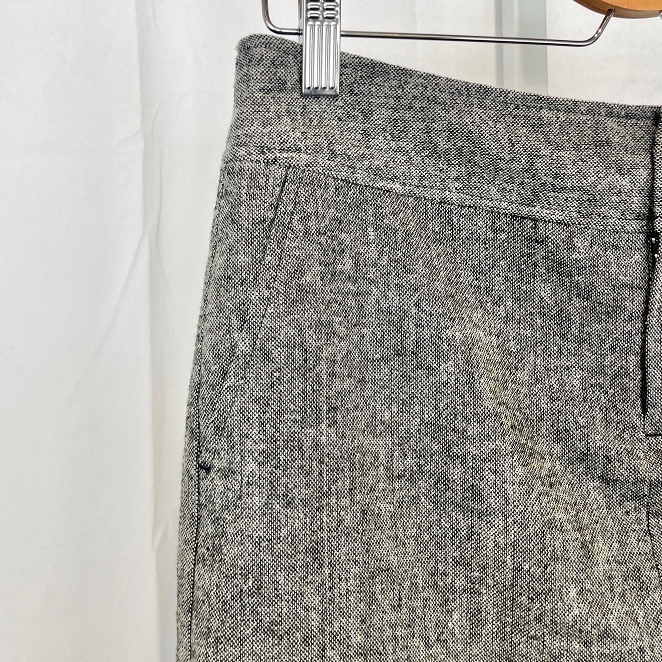 EDDIE BAUER Wool Viscose Tweed Skirt Zip Fly Above Knee Lined Gray Black Size 4