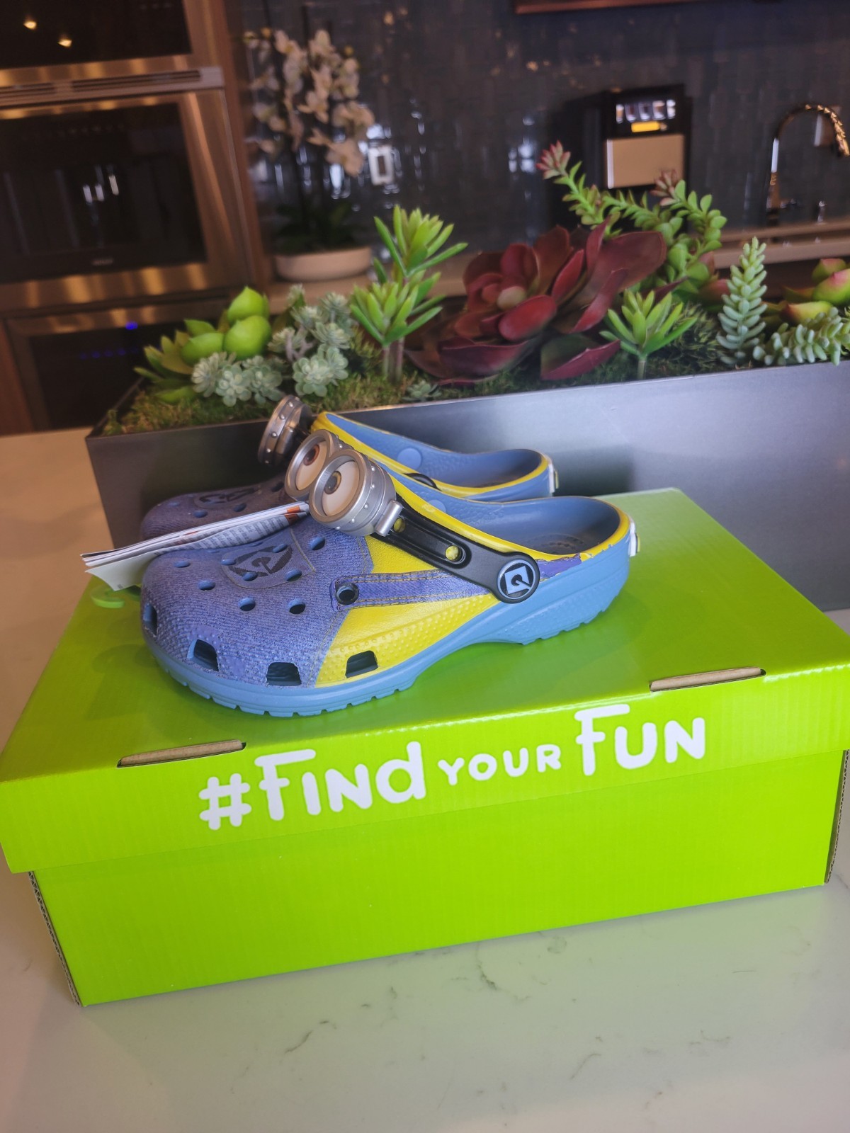 ✅Original Minions Crocs for Kids & Adults | Fun & Comfortable Unisex Sandals 🎁