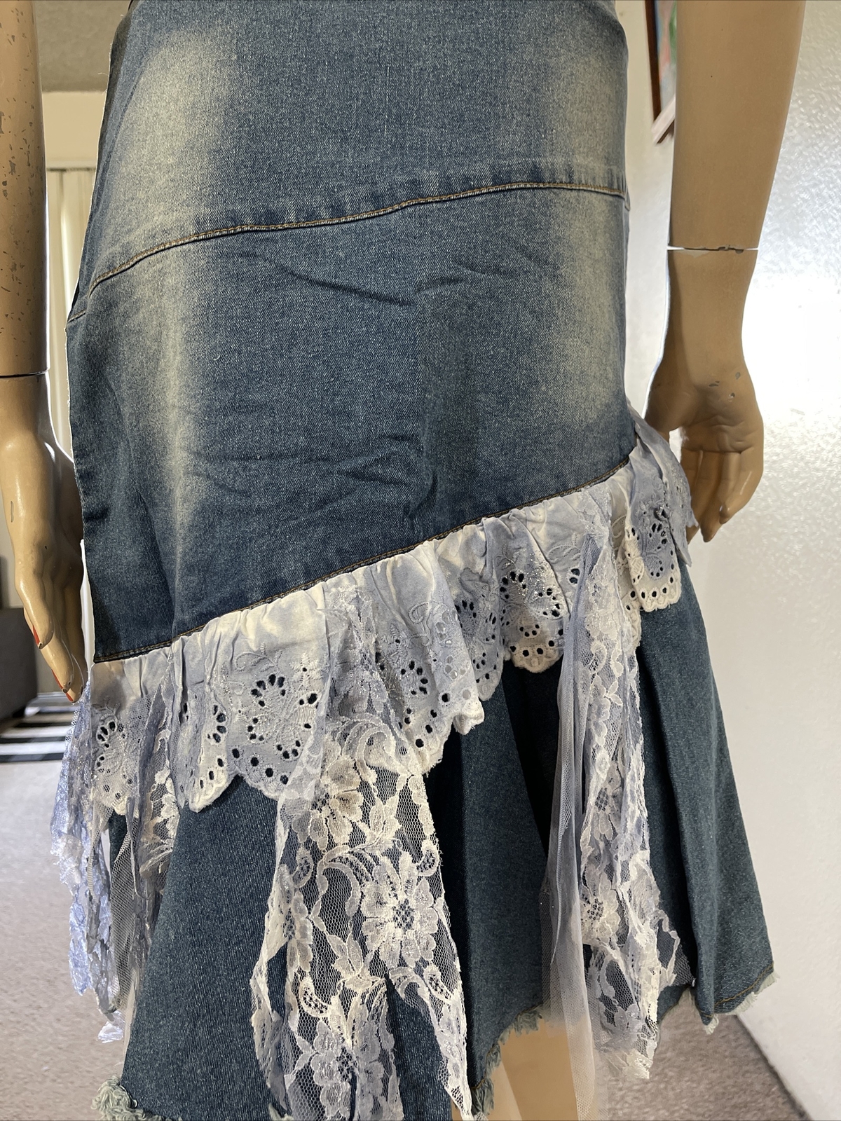 Blue Denim Beaded Embroidery Lace Ruffle Midi Zip Size XL(10-12) Skirt 905