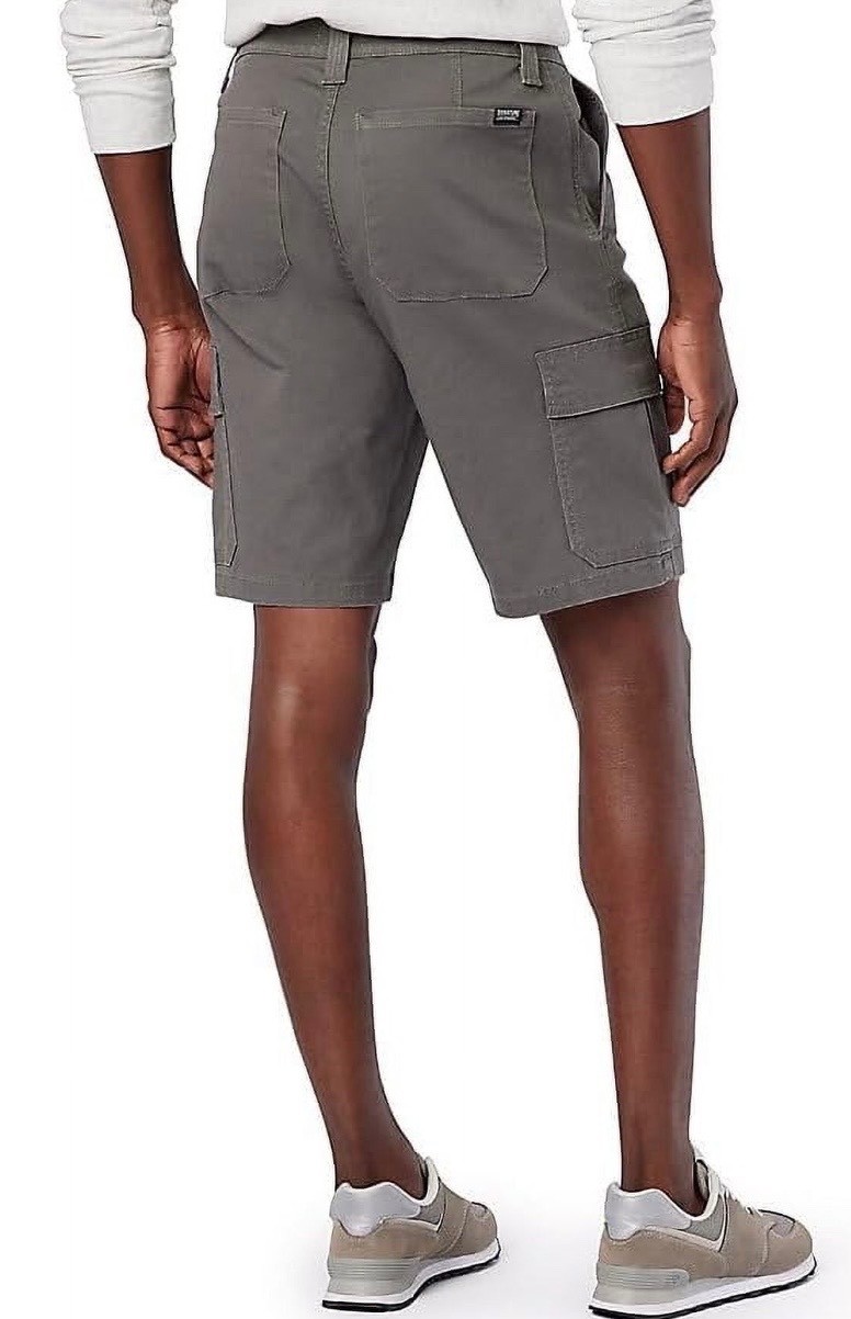 NEW Levis Signature Essential Cargo Shorts Mens 38 Super Flex Fabric 10” Inseam