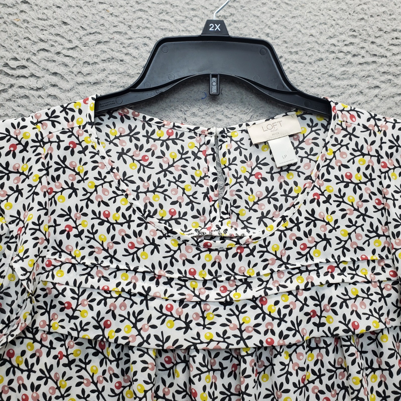 LOFT Outlet Blouse Top Womens PL Multicolor Garden Art Print Pintuck Detail Slit
