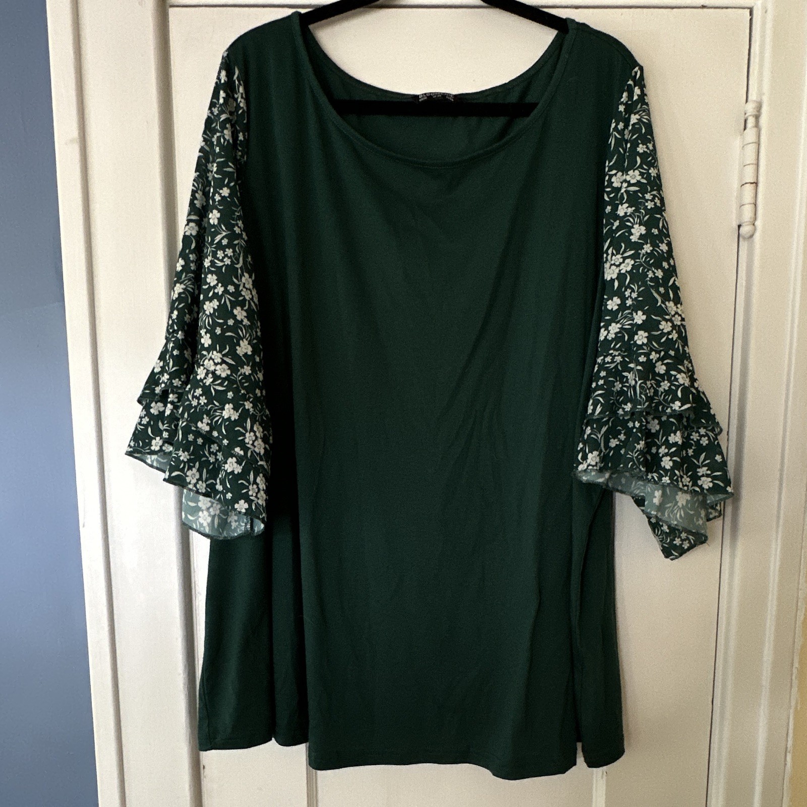 BLOOMCHIC Green Plus Size 26 Knit Top Boat Neck 3/4 Flare Sleeve