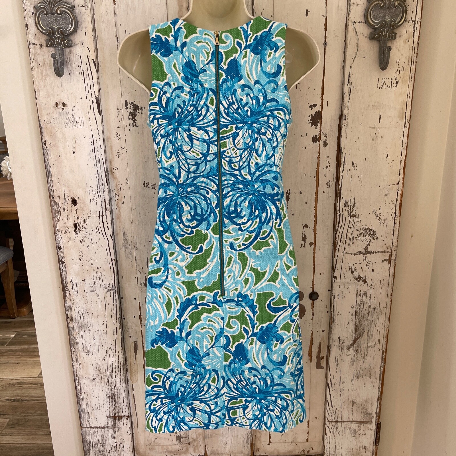 Taylor Size 2 Woman’s Blue Green White Floral Pocketed Sleeveless Summer Dress