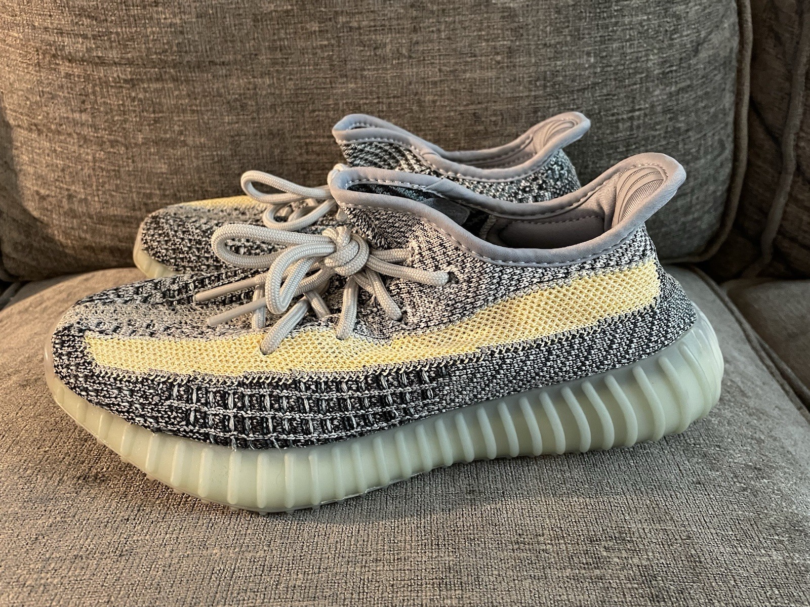 Size 5.5 – adidas Yeezy Boost 350 V2 ‘Ash Blue’ GY7657