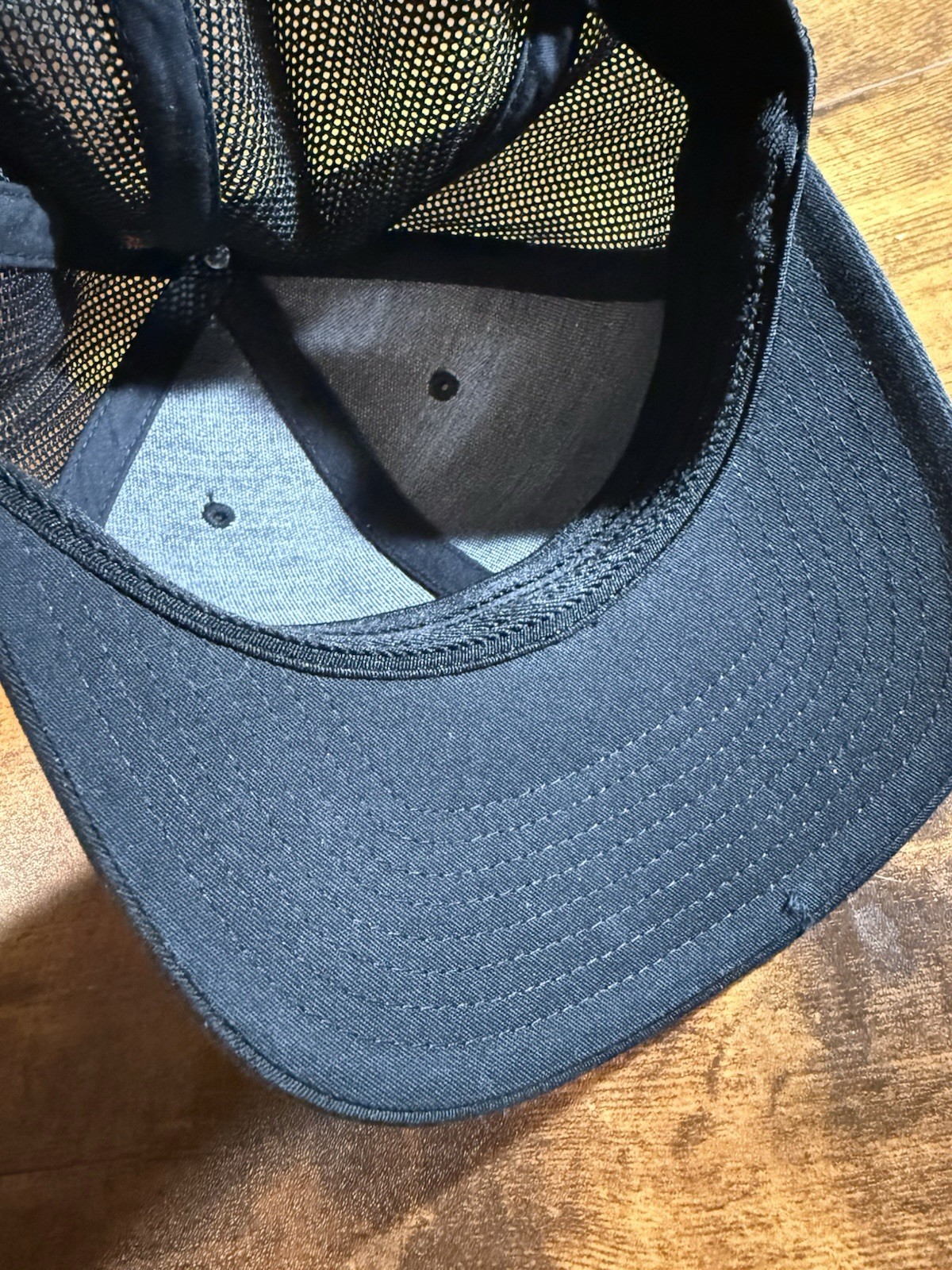 Columbia Black Trucker Hat Unisex Solid Casual Mesh Back Stretch Size S/M