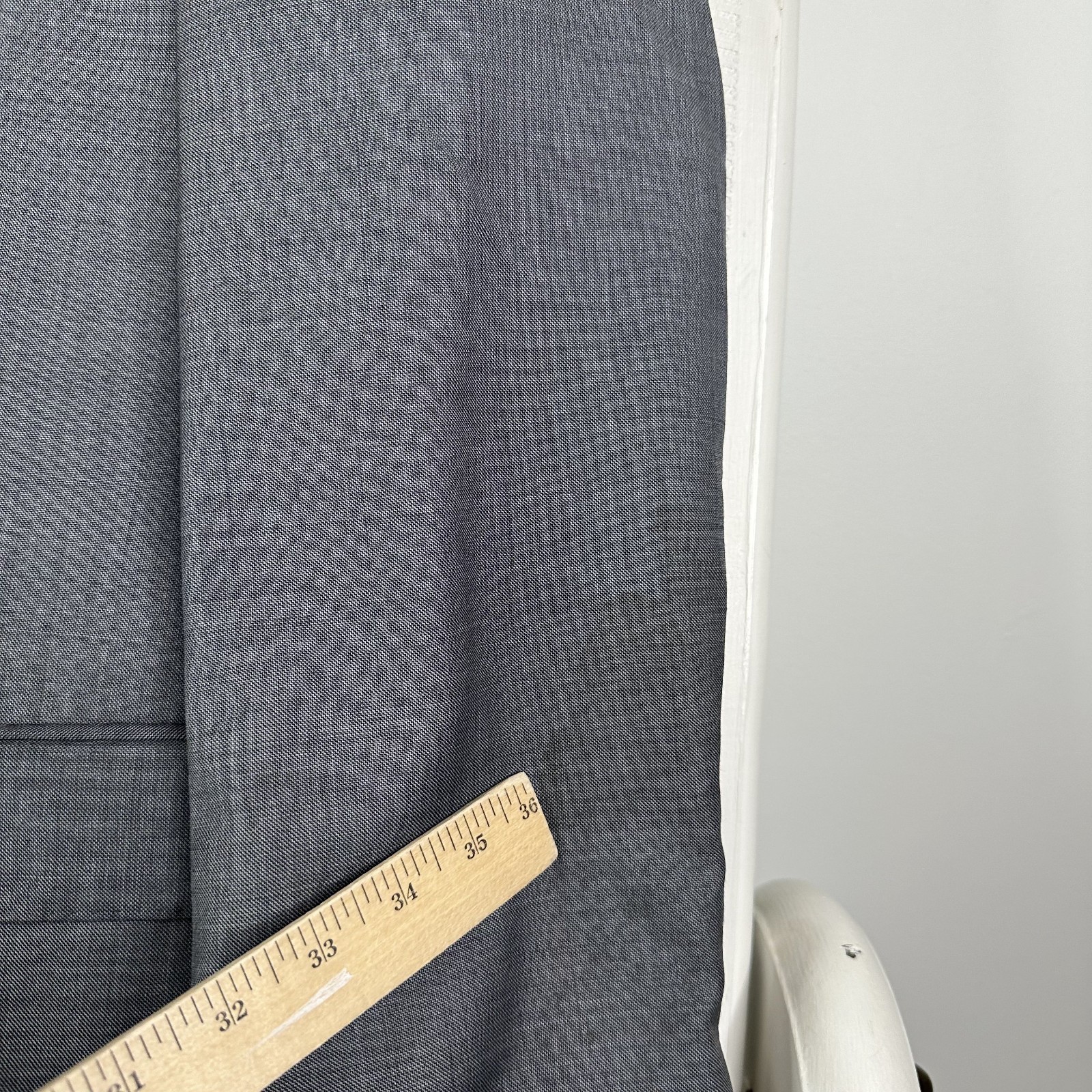 Calvin Klein Suit Mens 42R Gray 2 Button 100% Wool Pants 34×30 Peak Lapel