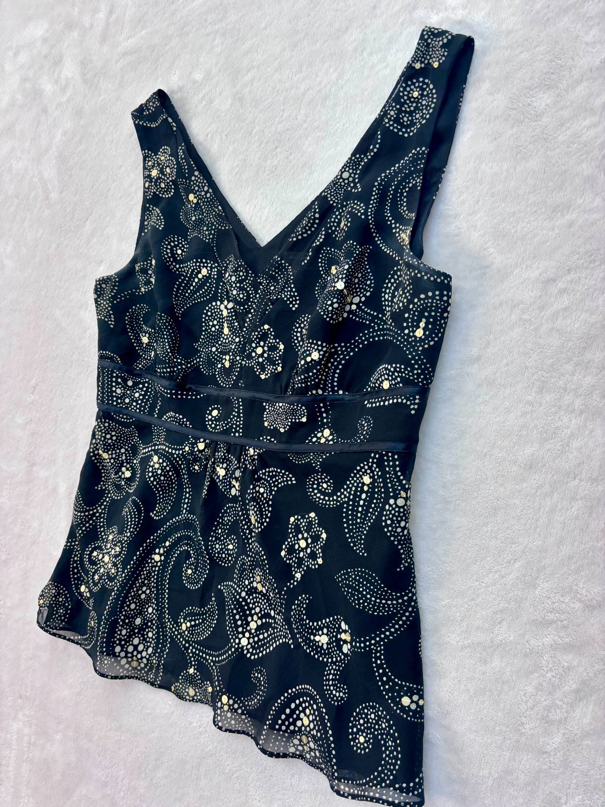 Ann Taylor Black Going Out Top — Sequins & Flower Pattern — Women’s Size 2!!
