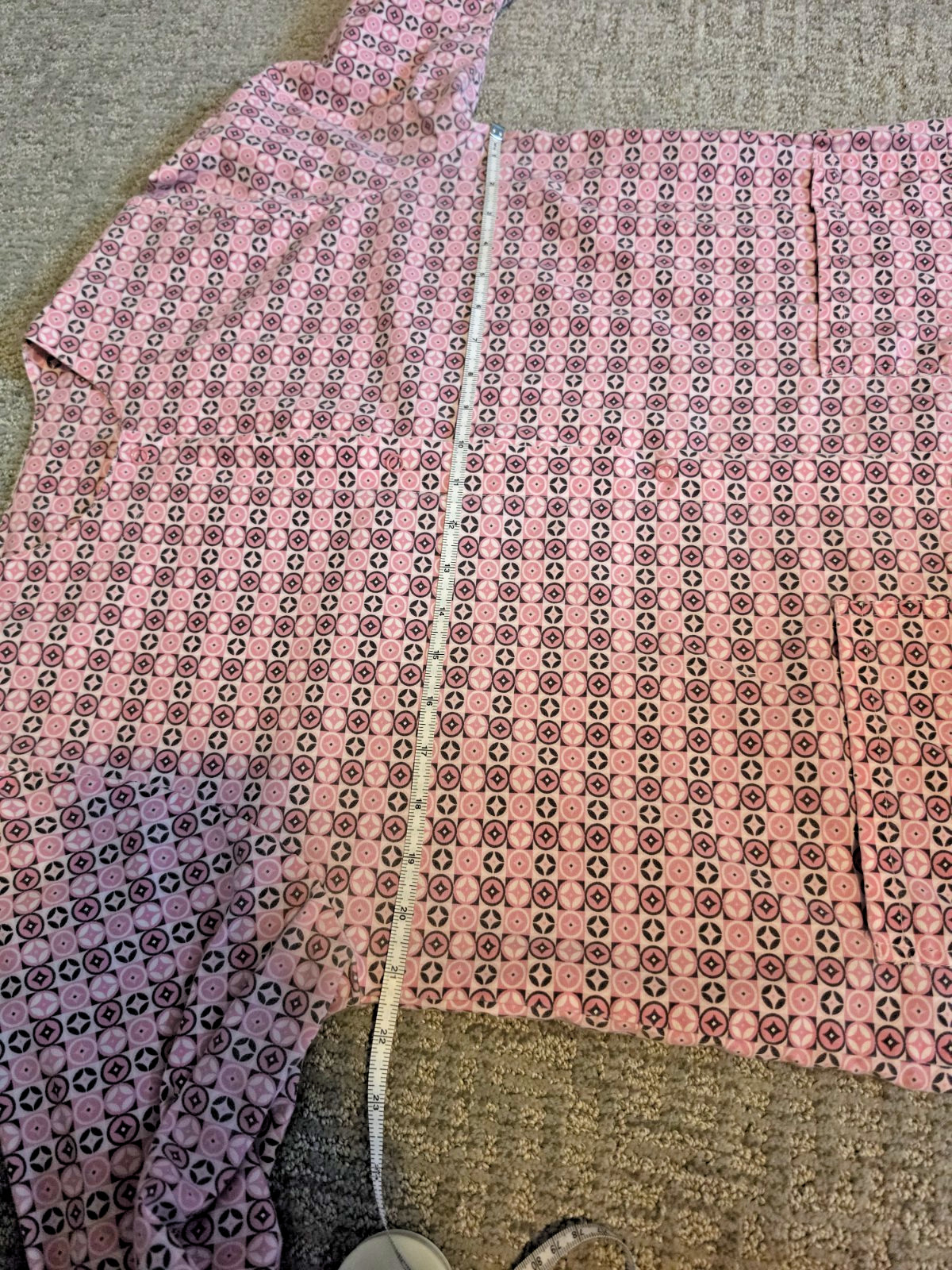 Pink Geometric Long Sleeve Warm-Up Scrub Jacket LARGE: NURSING/ VET/ HEALTHCARE