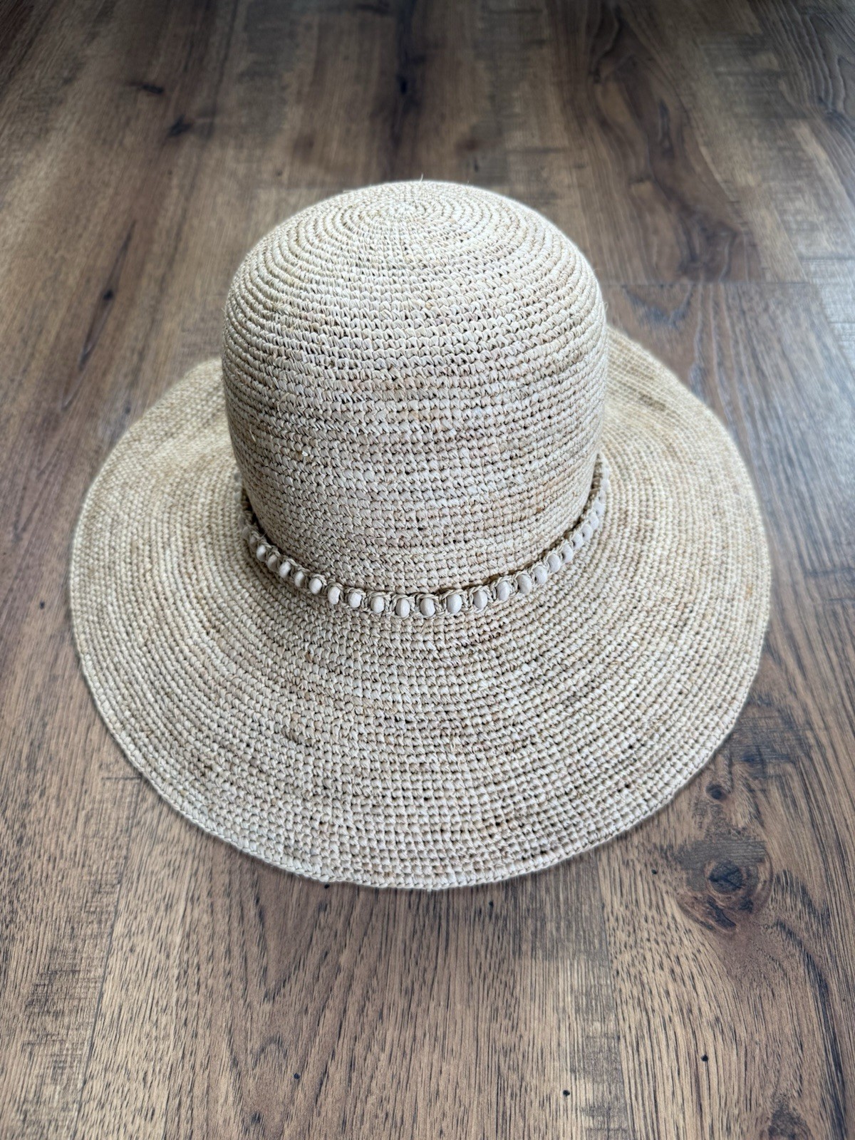 Sun ‘n’ sand Beige Straw Sun Hat Wide Brim UPF 50+ Bow Shell Accent