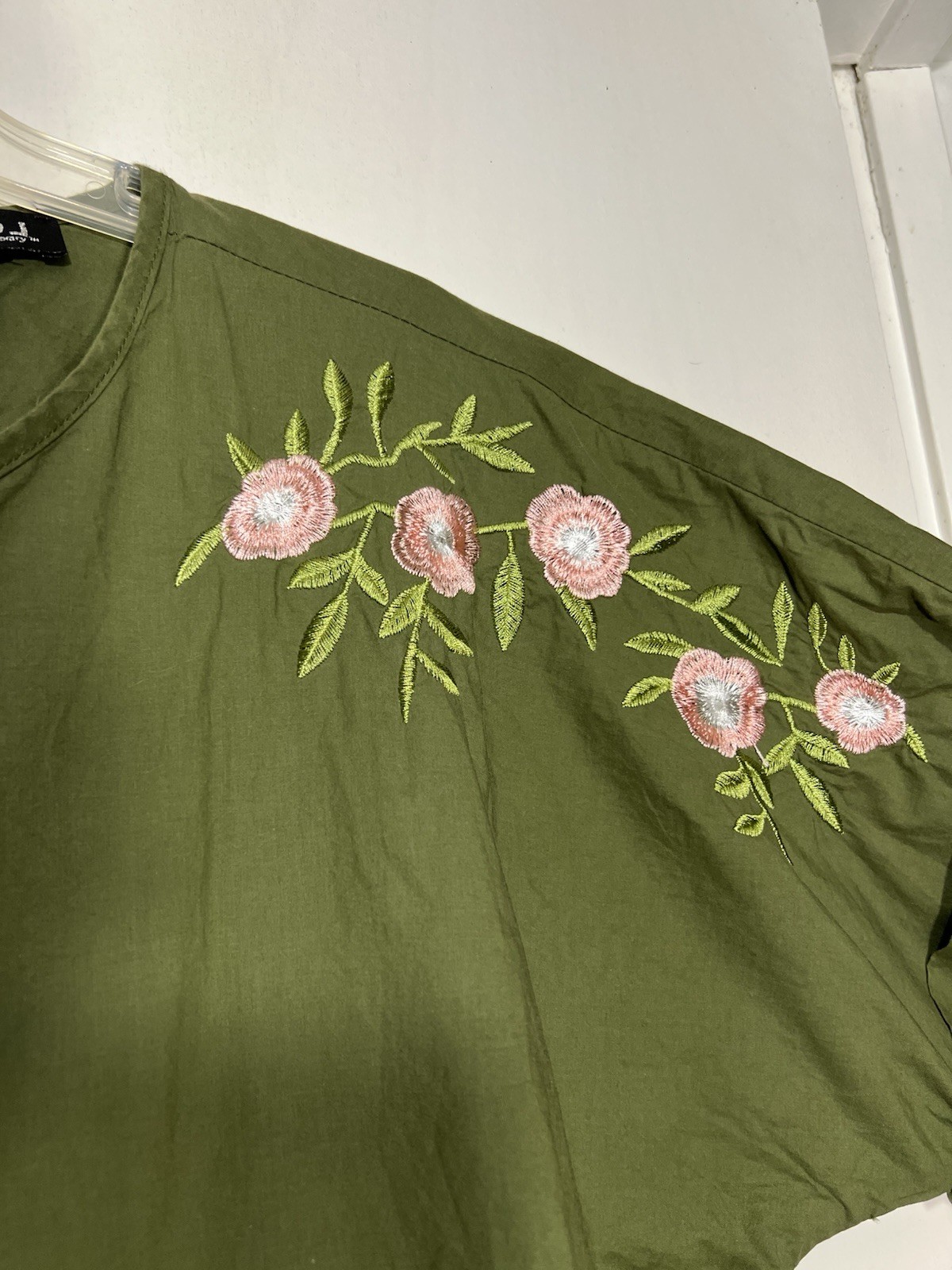 Kontrol | Green Floral Embroidered Woven 100% Cotton Crop Tie Blouse Size L