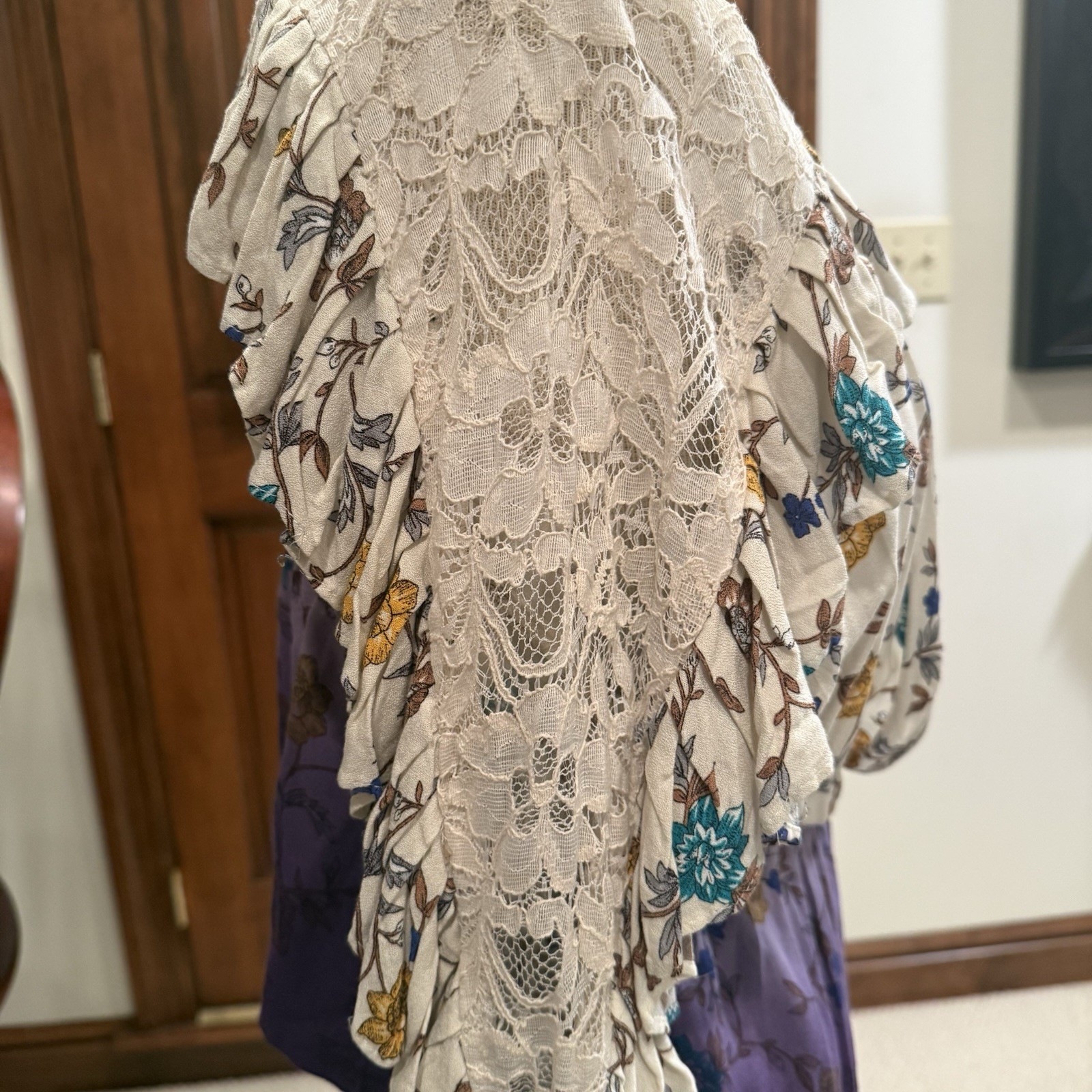 Gimmicks Floral Lace Ruffle Tie-Front Kimono Top Purple Beige Blue L