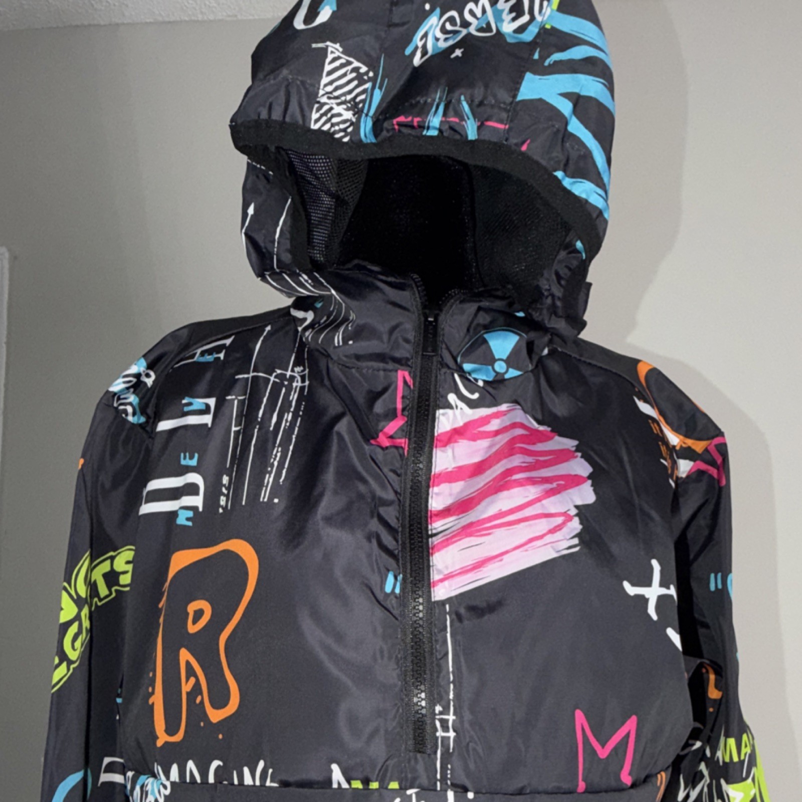 Reason Graffiti Print Hooded Windbreaker Men’s Jacket Black Multicolor Size M