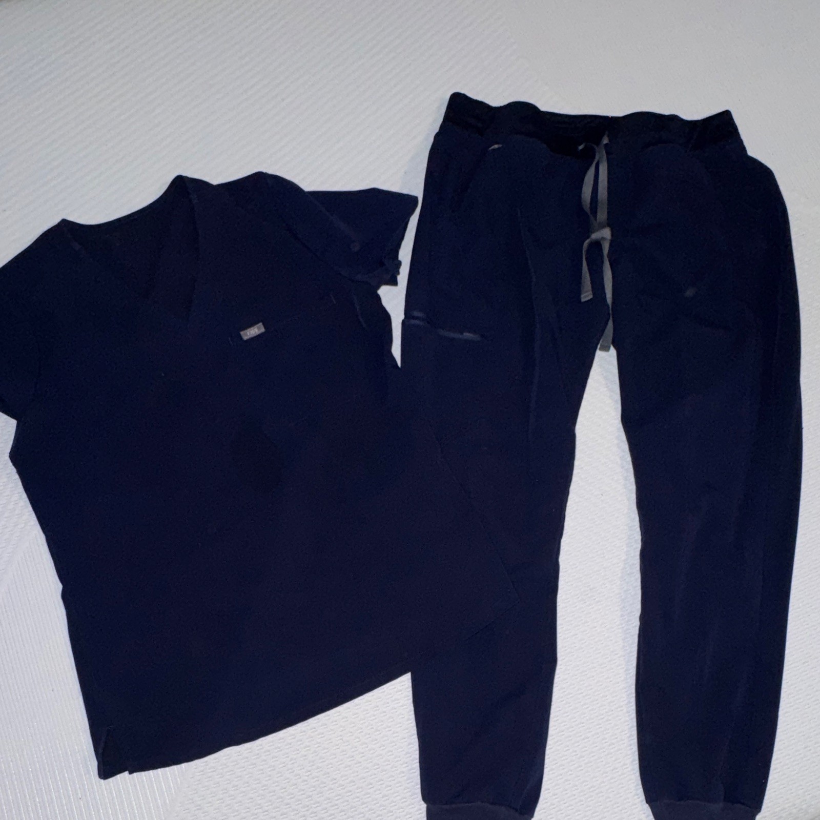 FIGS Technical Collection Women’s Navy Scrub Set Top S & Pants Size M