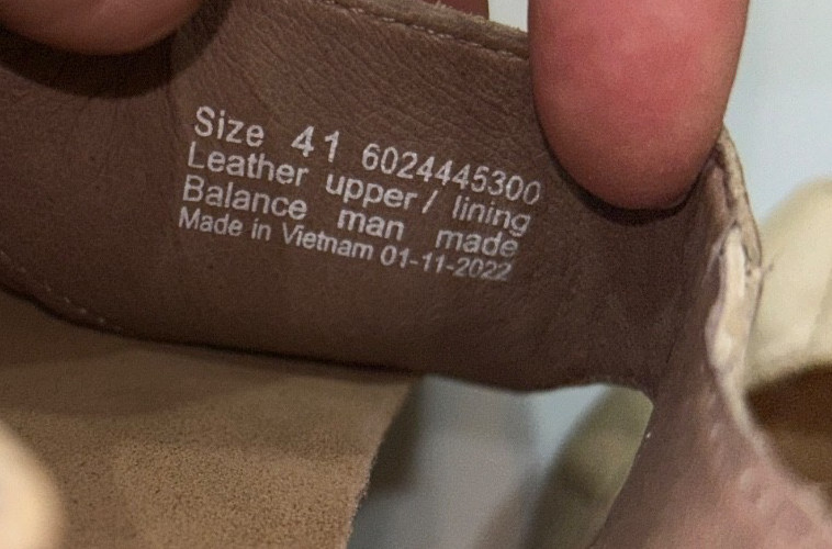 Dansko Reece Women’s Sandals size 41/10 Beige Leather Comfort Flat Thong