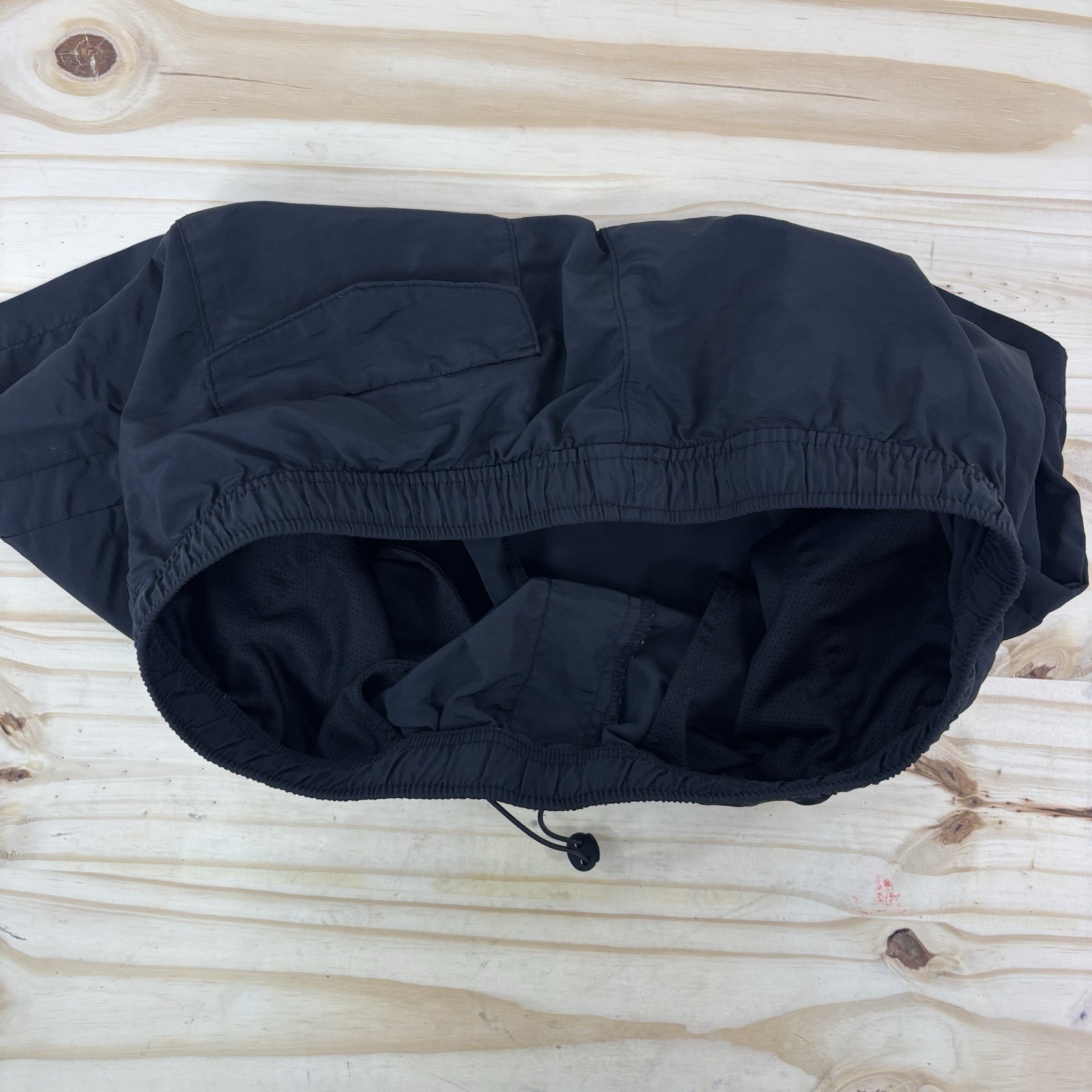 H&M Men’s Black Nylon Pull On Shorts XL Drawstring Zip Pockets Snap Back Pocket