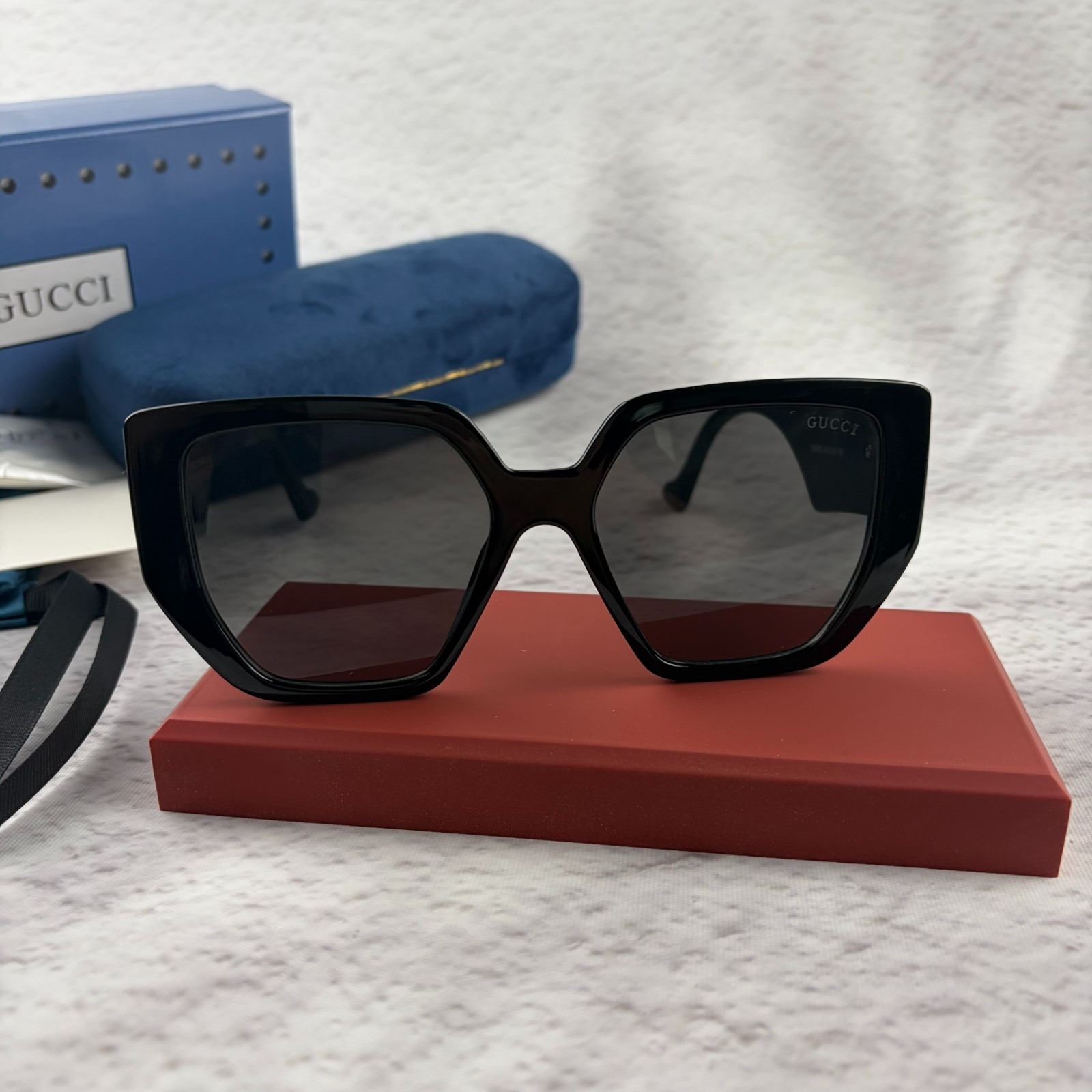 New In Box – Gucci Sunglasses