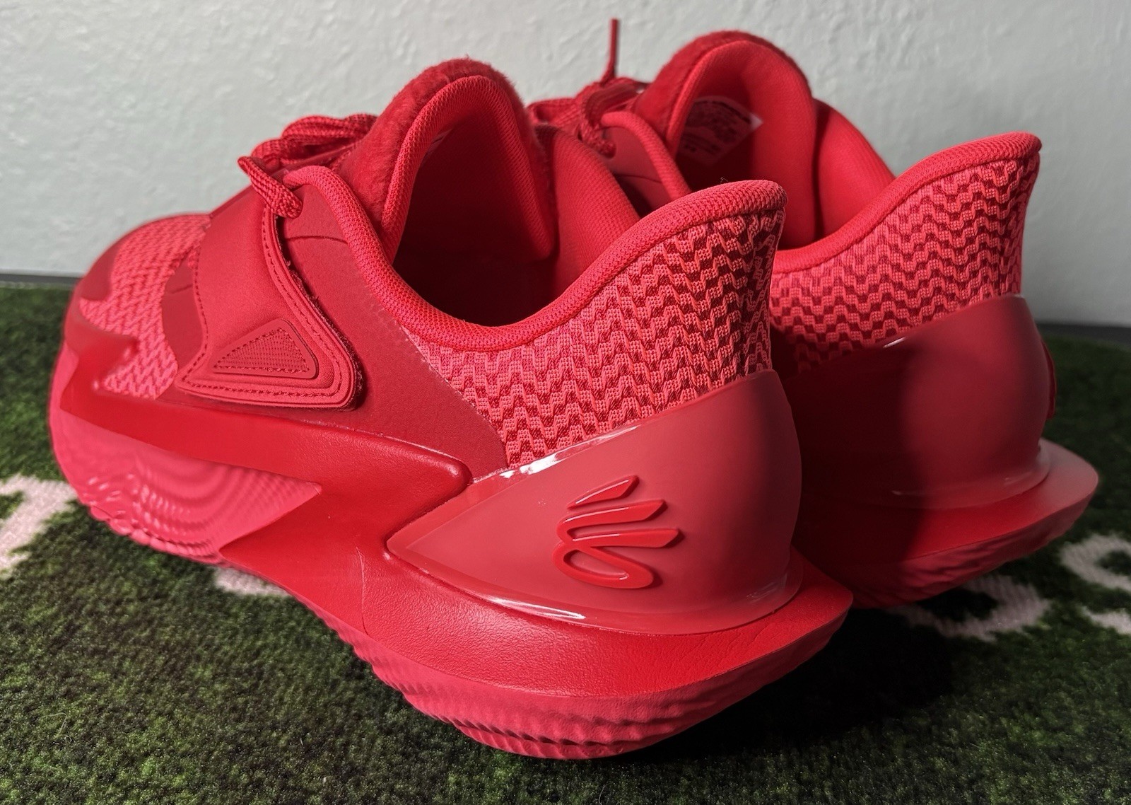 US Men’s 9.5 – Under Armour Curry Brand Curry Fox 2 “Swipa Claus” 6000777-600