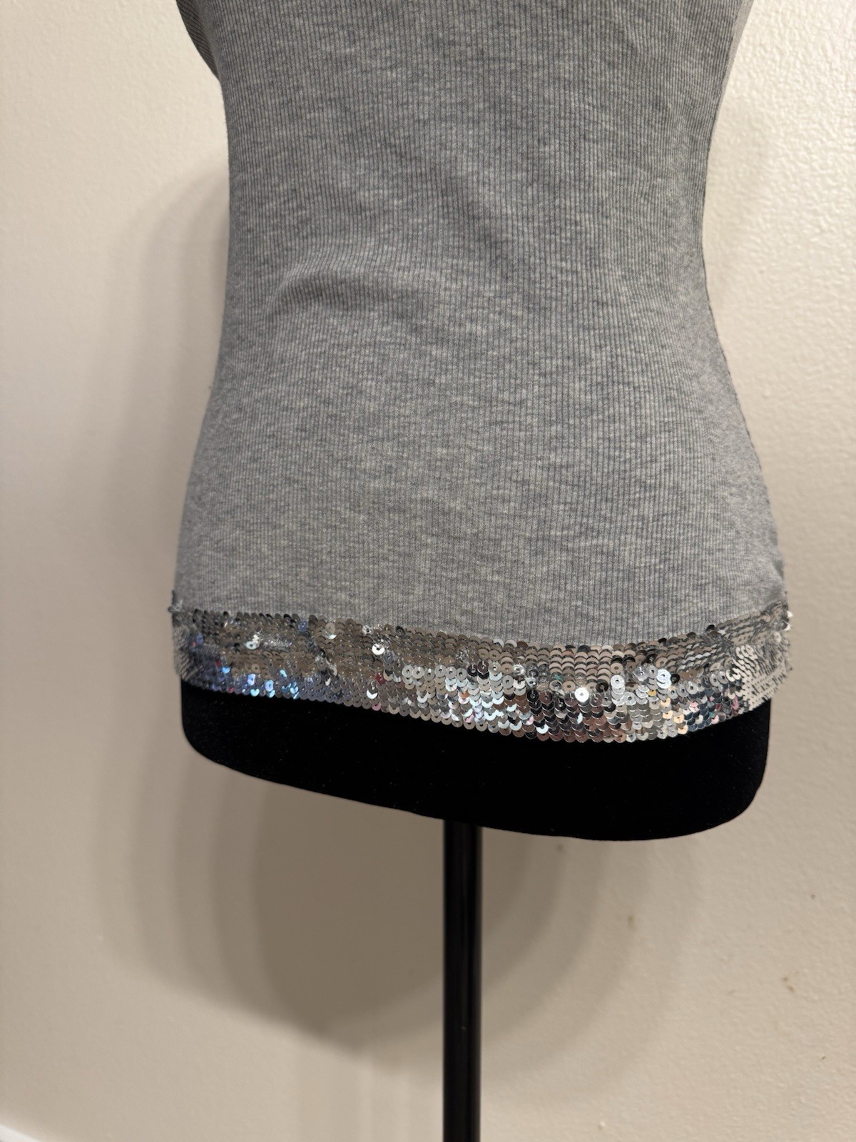 Vintage Express Gray 100% Cotton Knit Scoop Neck Sleeveless Sequin Hem Tank Top