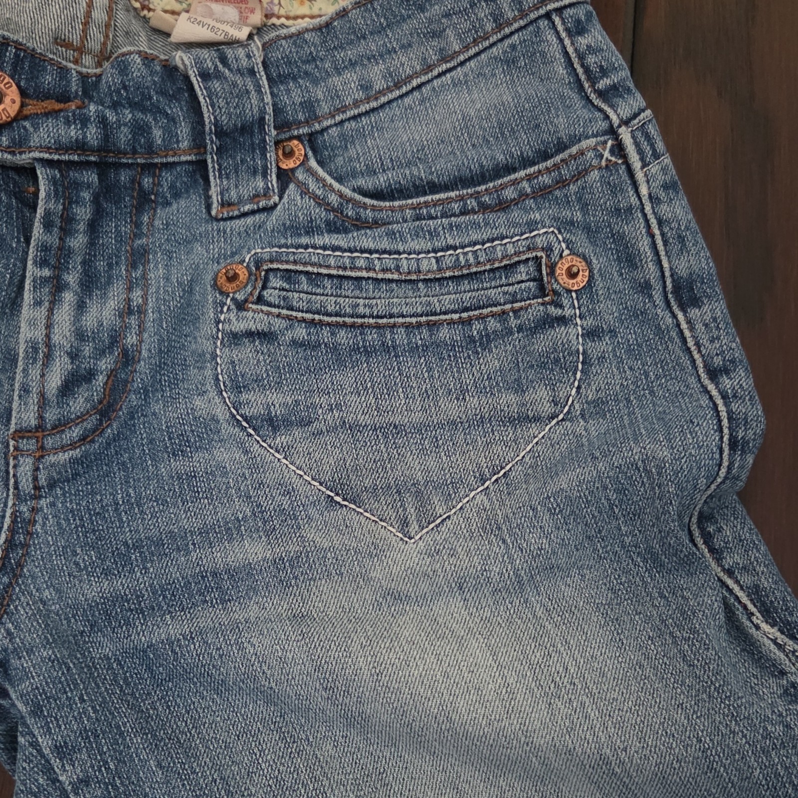 Bongo Womens Size 3 Capri Jeans Light Wash Embroidered Pocket Denim