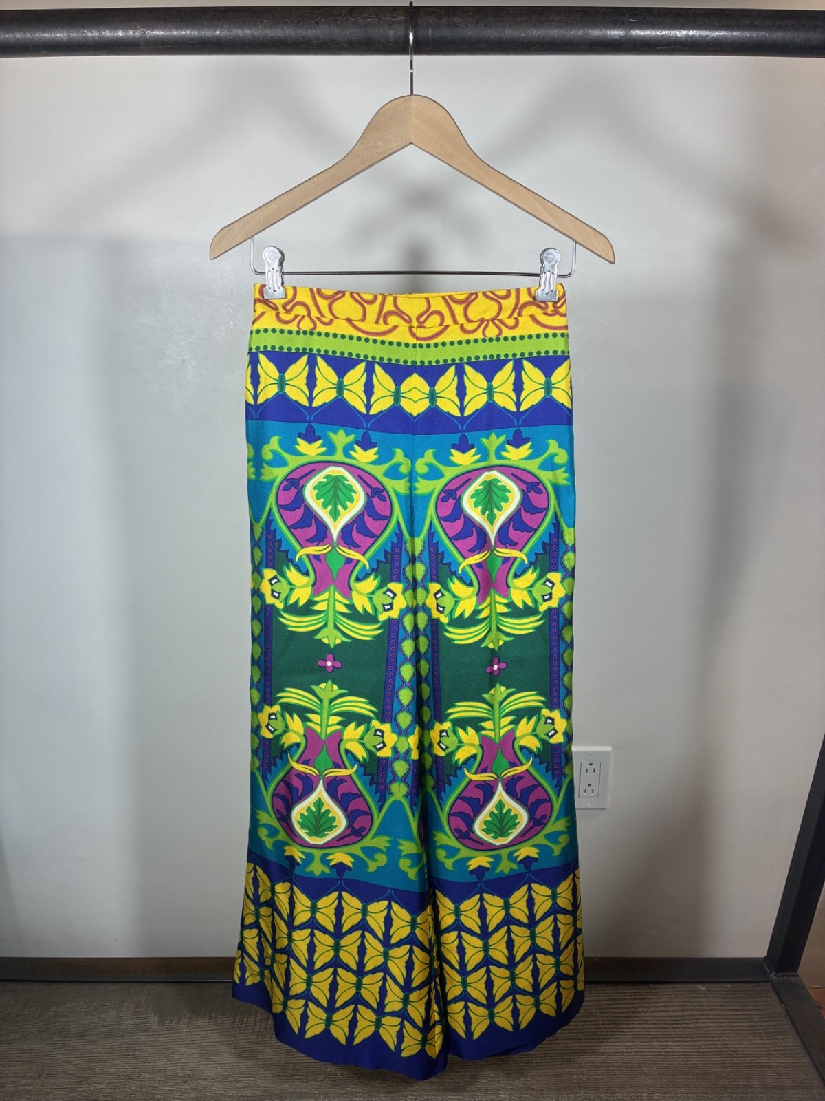 Gucci NWT silk psychedelic bell bottoms