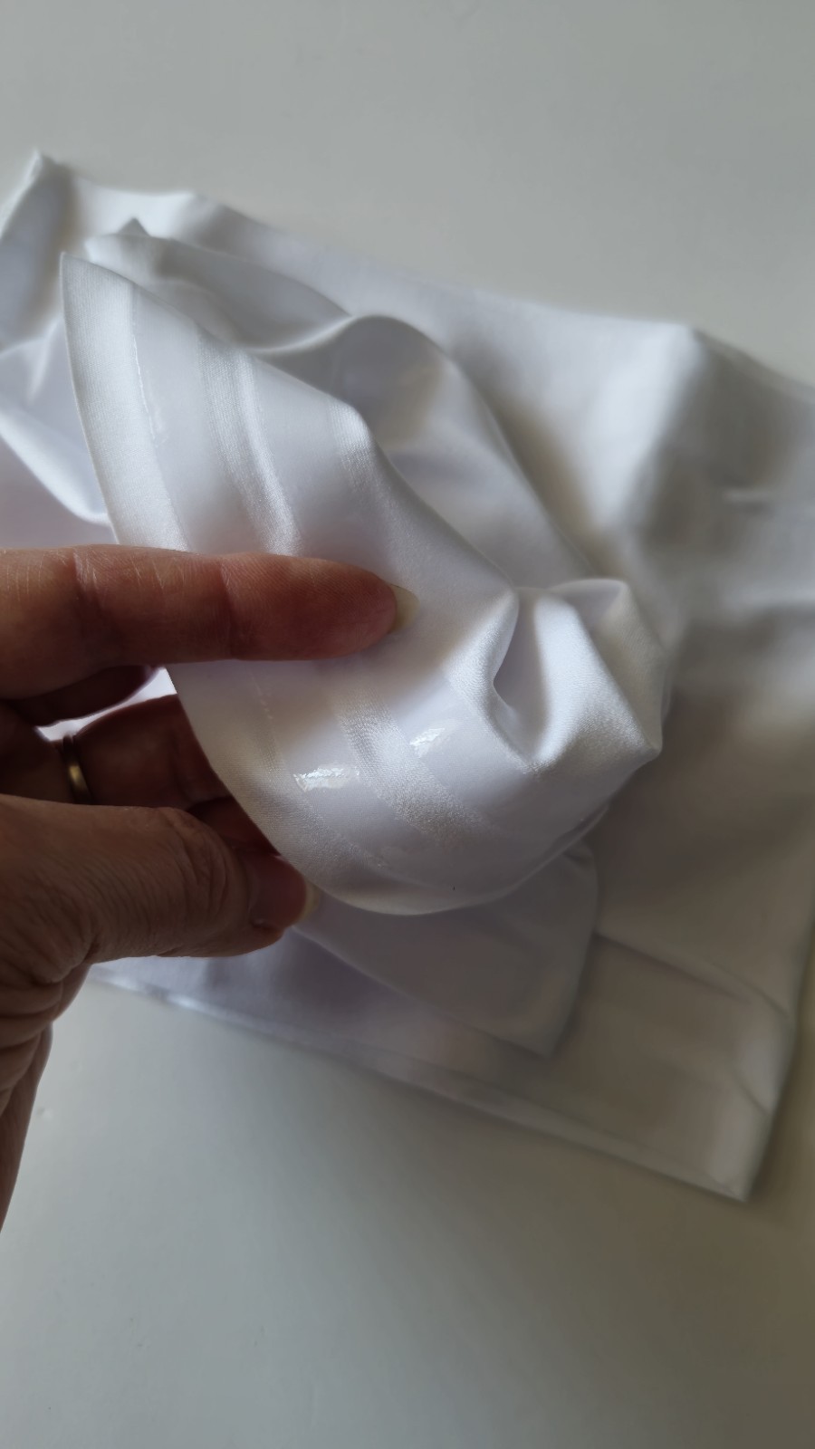 A Pairs White Summer Satin Anti Chafing Thigh Bands Womens Small None Slip T079