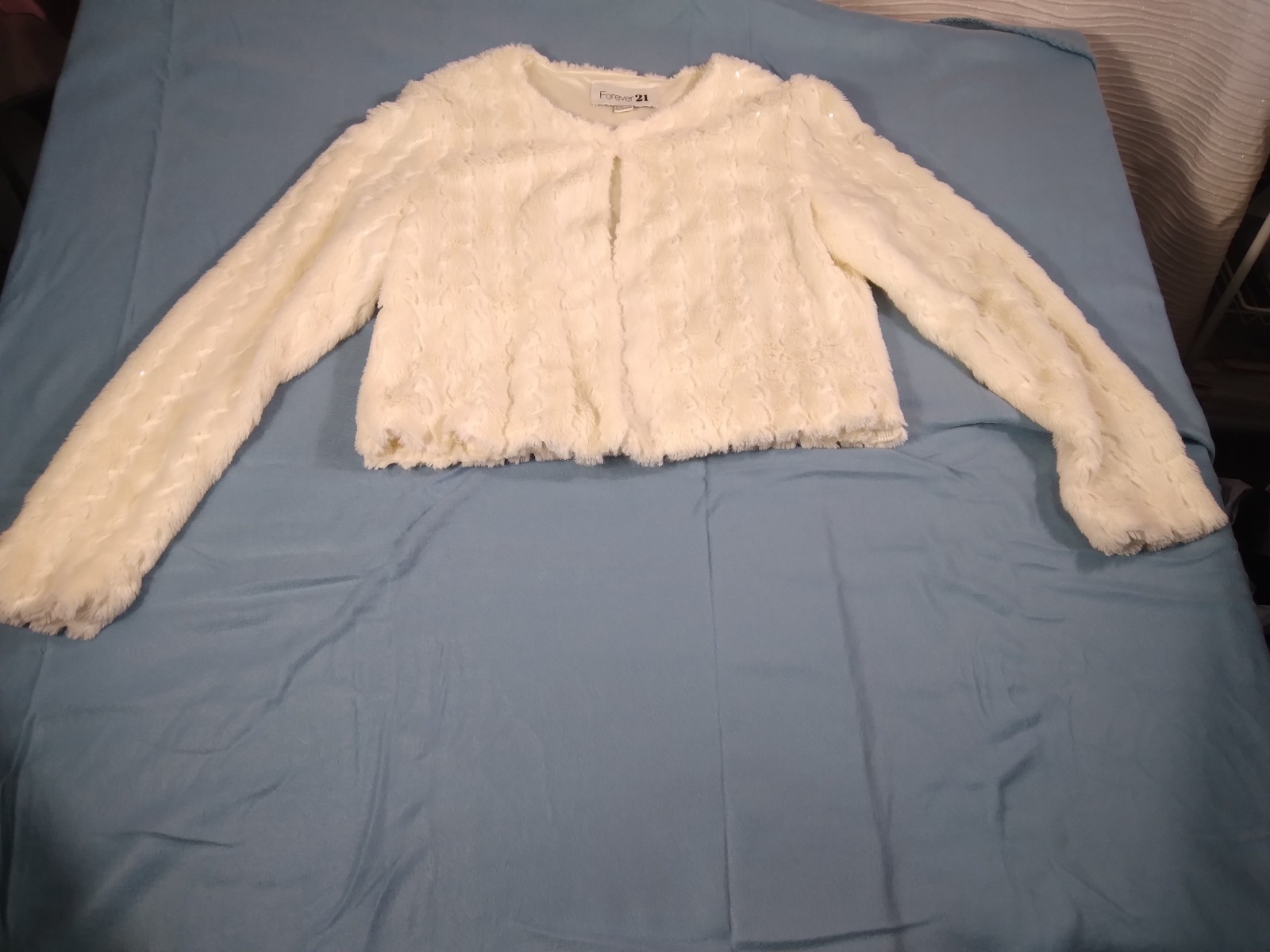 Forever 21 Textured Faux Fur Cropped Jacket Sz M