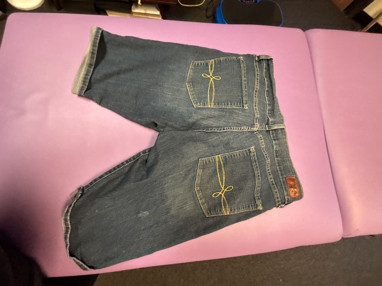 Denizen from Levi’s Women’s Modern Skinny Cuffed Bermuda Shorts Size 14