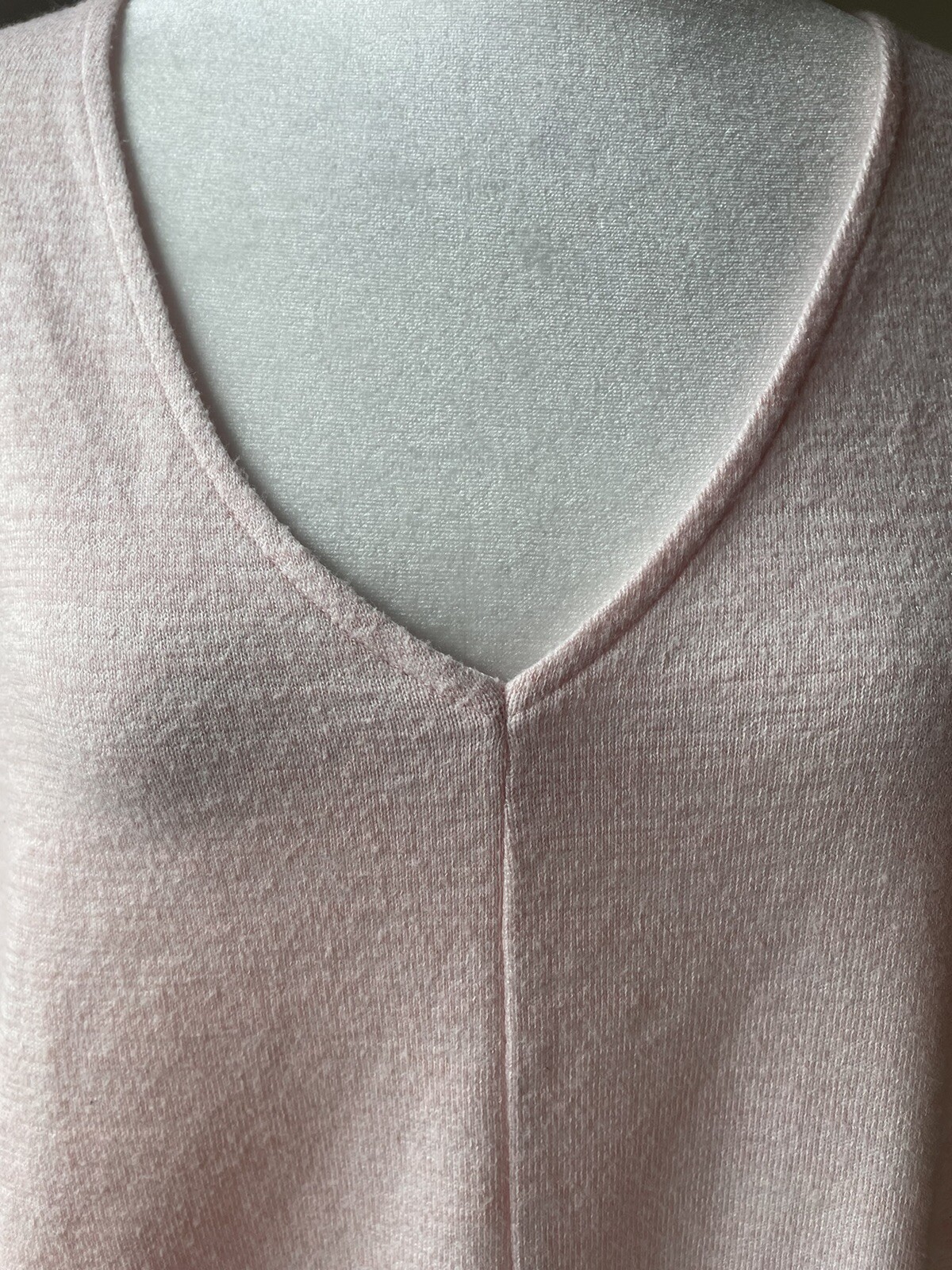 Women’s Size Large Pink V Neck Rayon Knit Short Sleeve Top