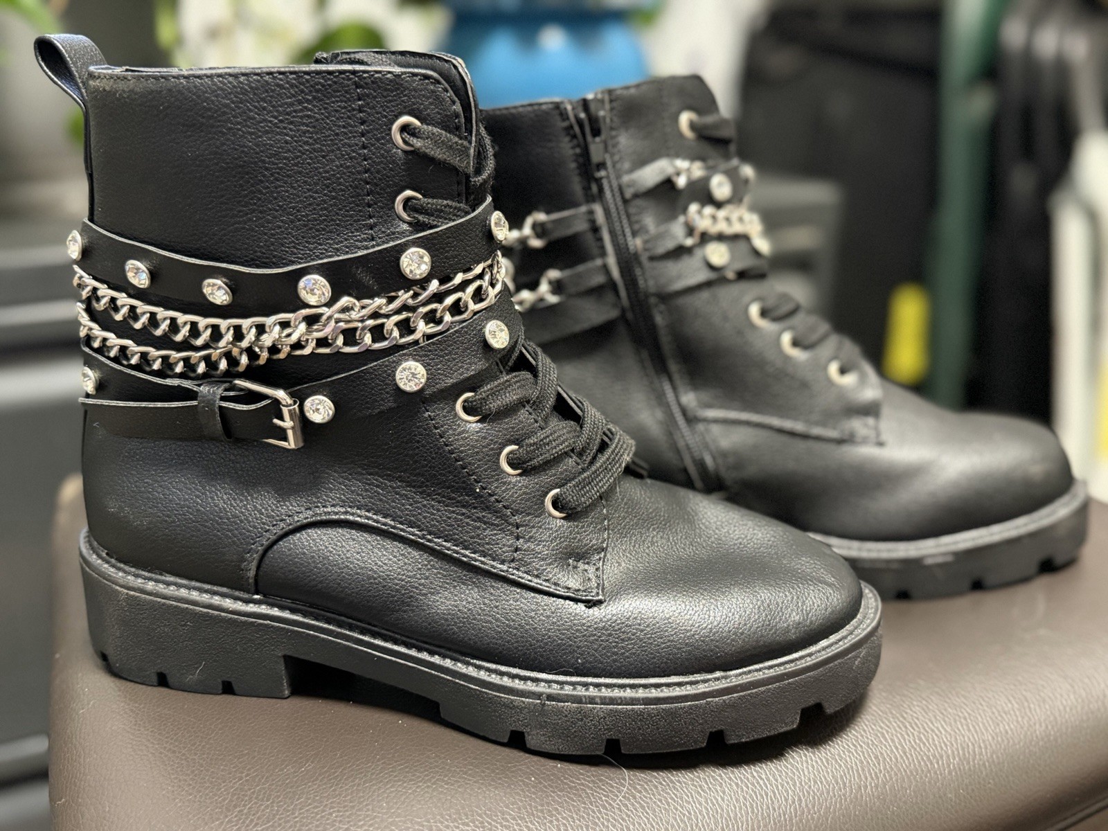 Women’s Black Ankle Combat Boots Lace-Up Round Toe Chain Stud Buckle Straps