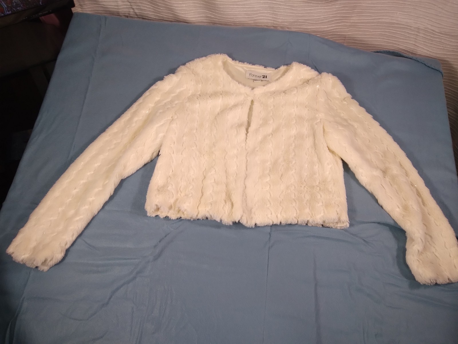 Forever 21 Textured Faux Fur Cropped Jacket Sz M