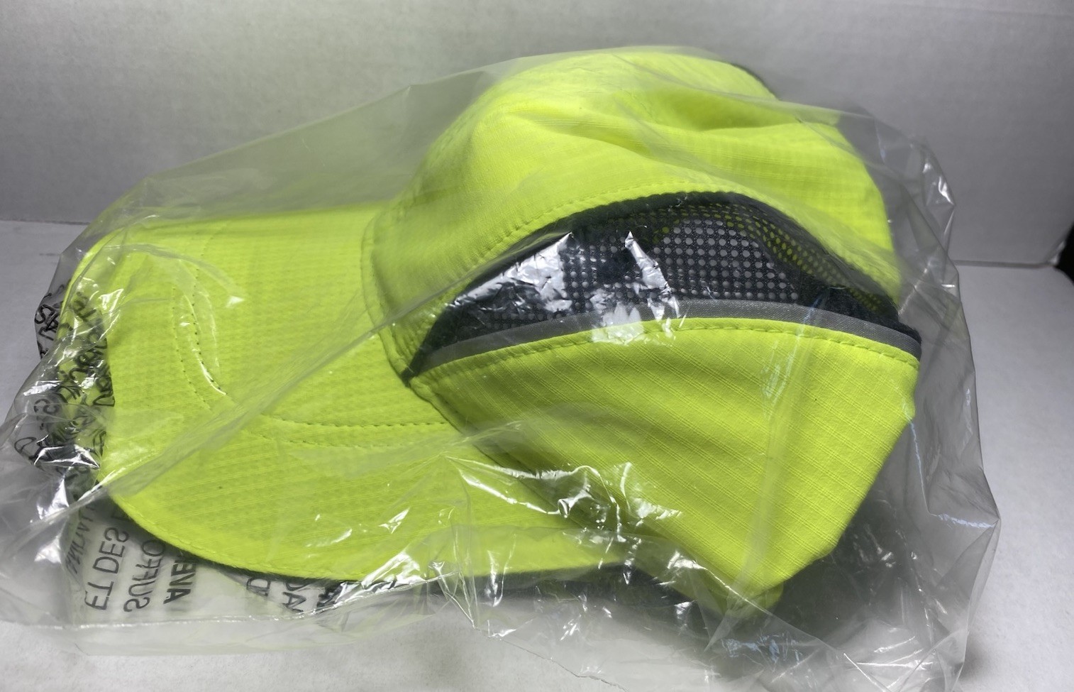 Brooks Nightlife Reflective Running Hat Green Nylon Safety Flashing Light Hi-Viz
