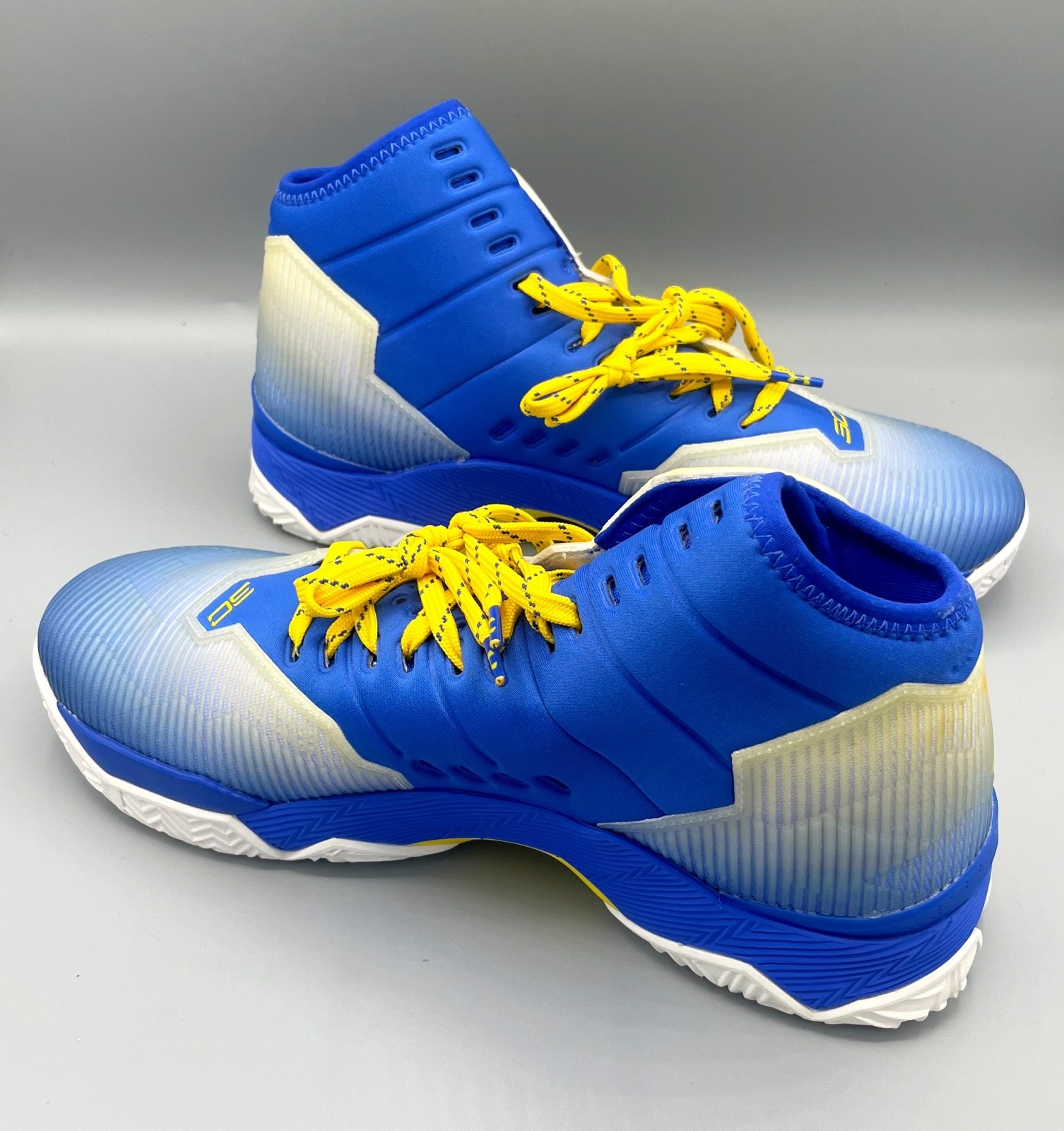 NEW Under Armour Curry 2.5 73-9 Size 10, 1274425-103 Blue/ White/Yellow Shoes