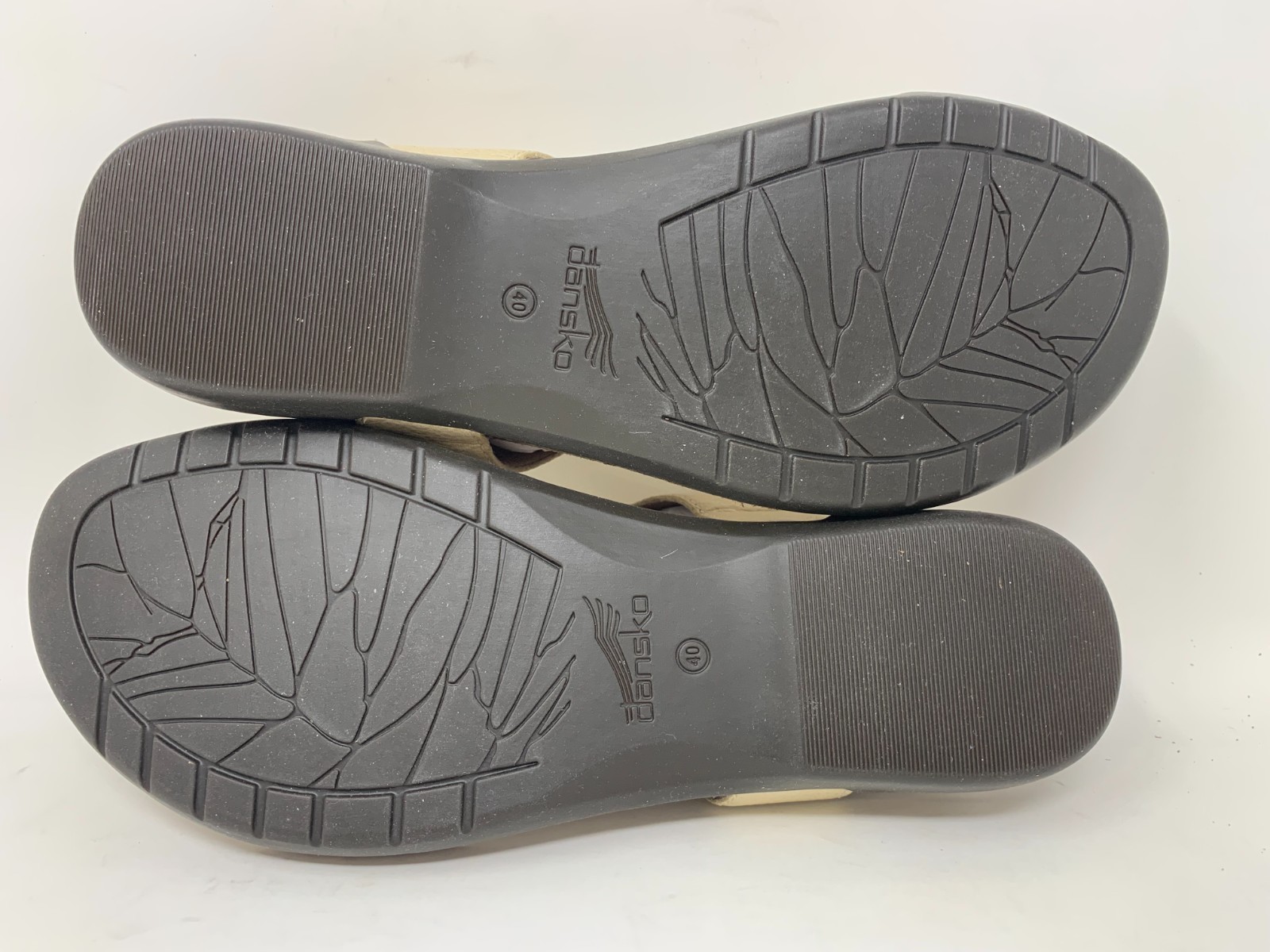 Women’s NDANSKO Reece Adjustable Thong Sandal – Linen Beige – Size 40 – 9.5-10M